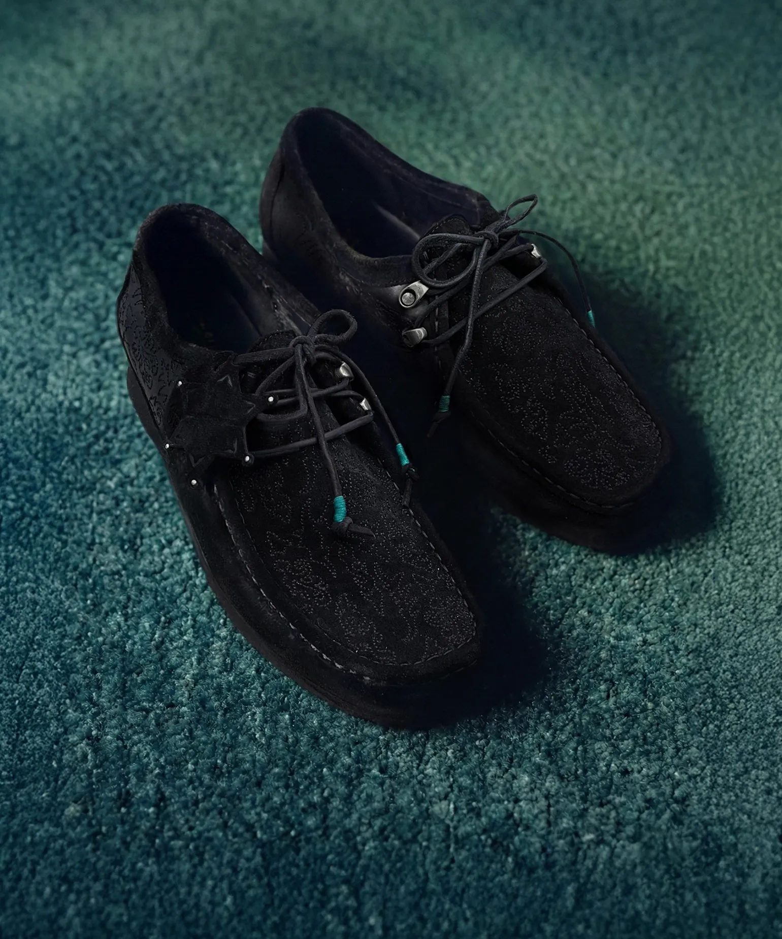 시선을 끄는 협업