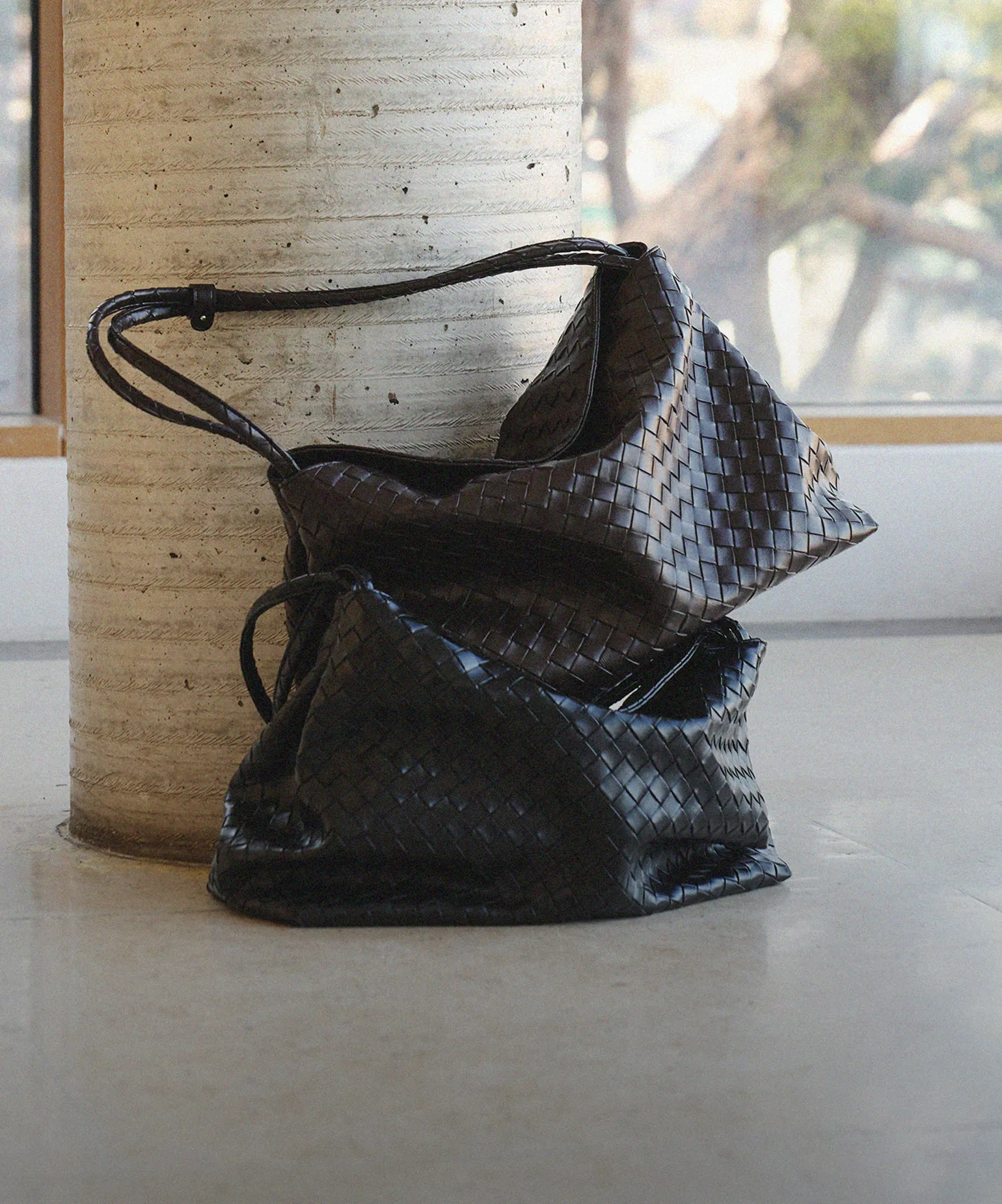 하객룩의
마지막 터치