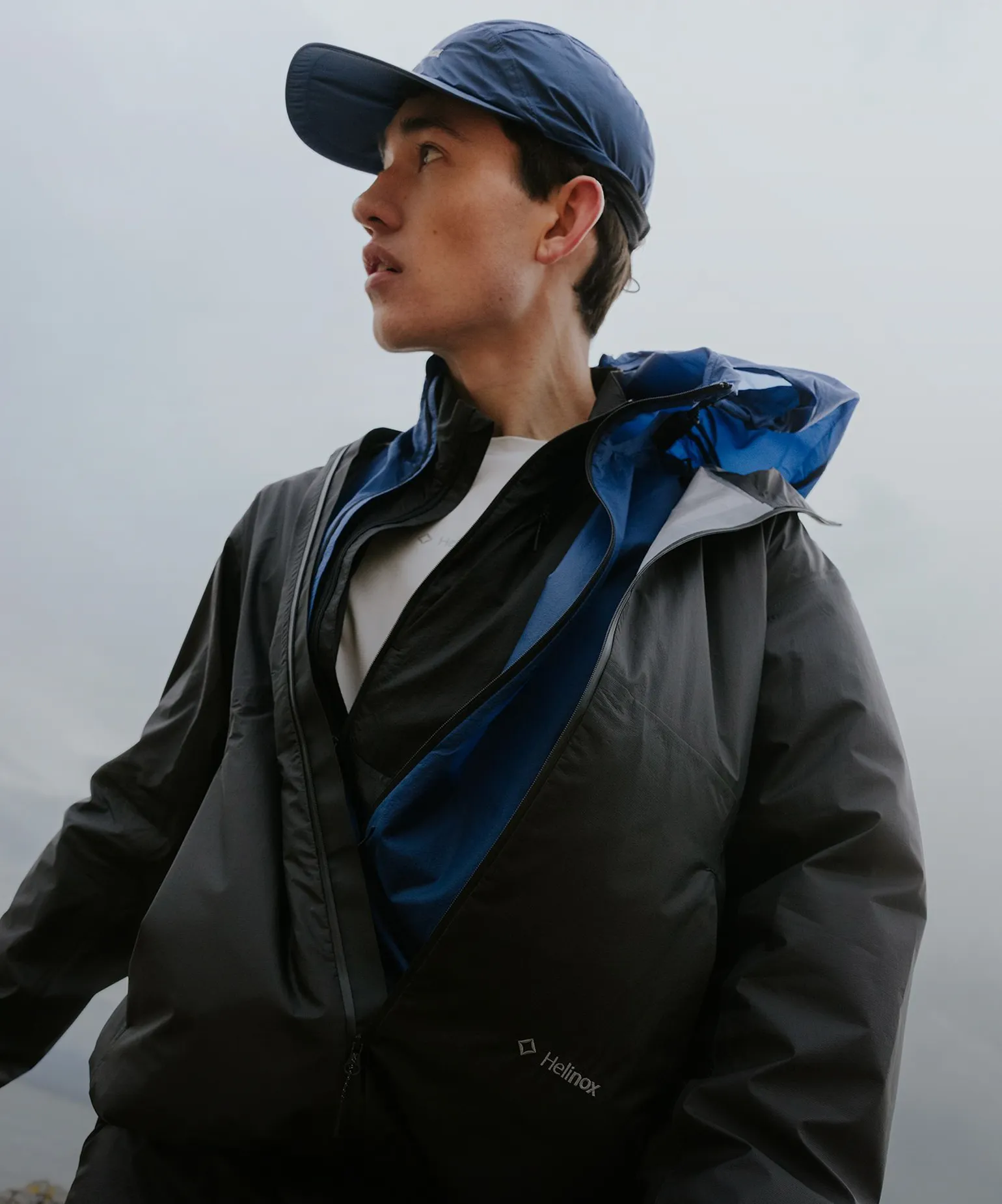 일상을
넓혀주는 한 벌