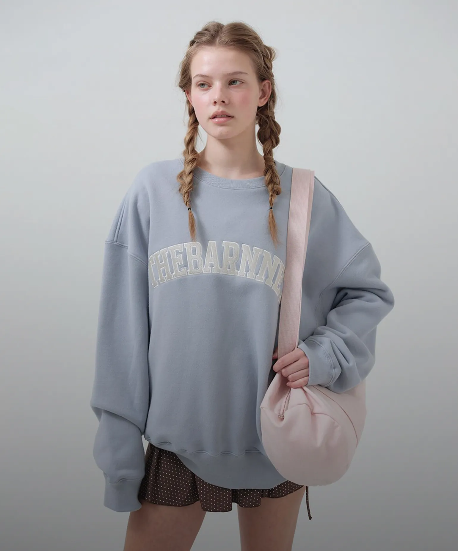 봄을 닮은
스웨트셔츠