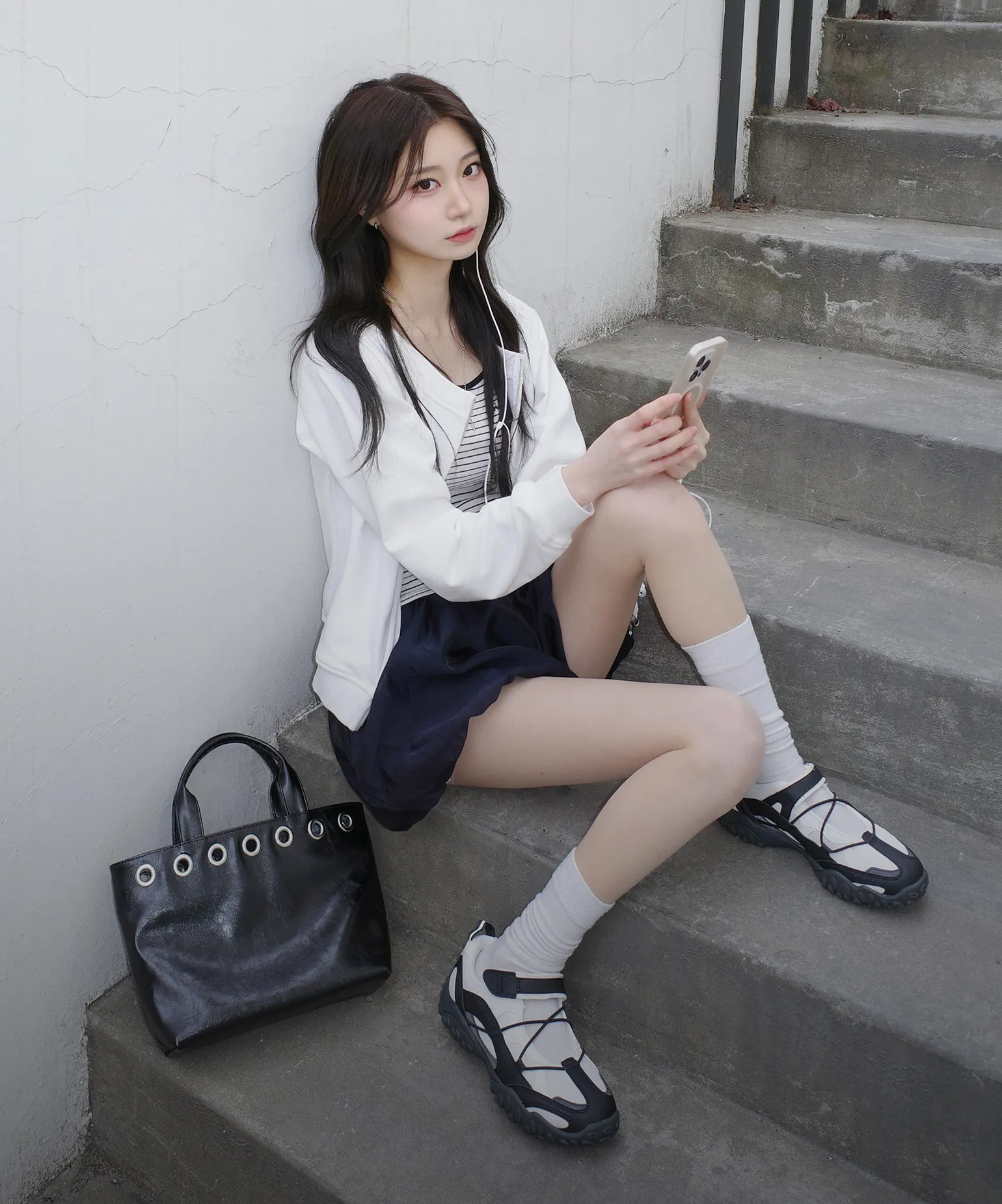 강렬한 색감의 발끝