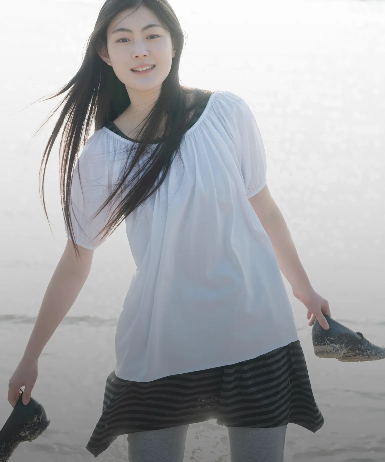 유리 조각처럼 빛나는