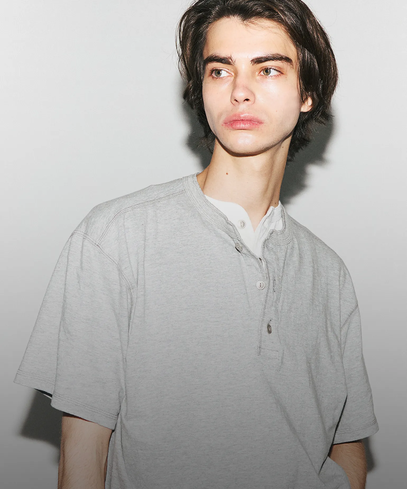 루즈핏 티셔츠를
찾고 있다면