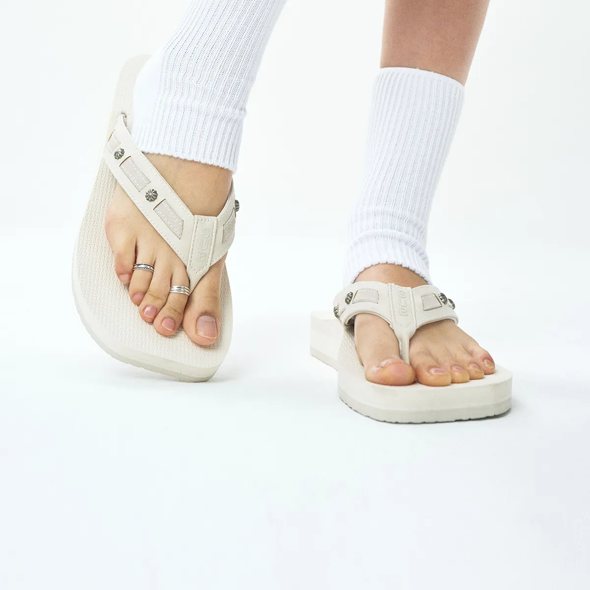 마침내
플립플랍의 계절