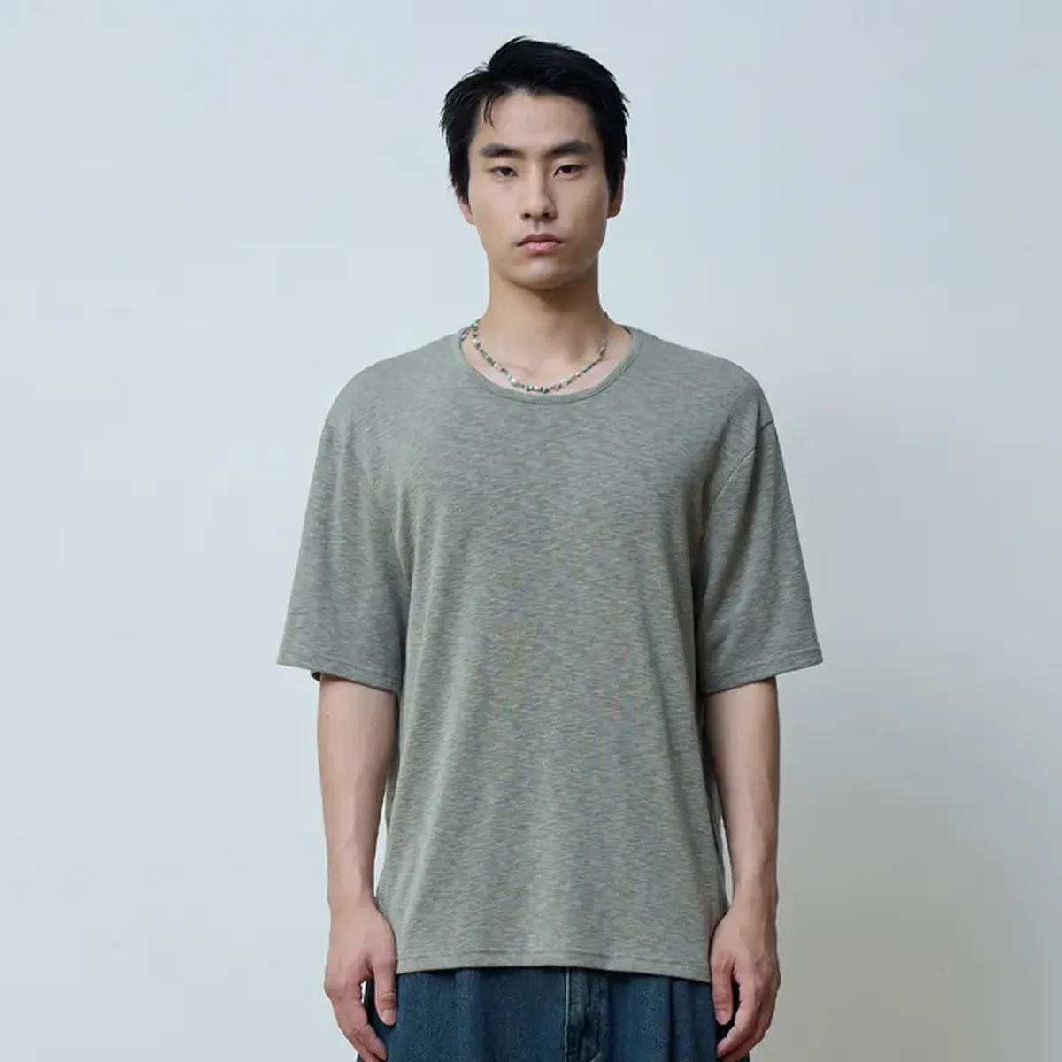 여유롭게 흐르는 실루엣