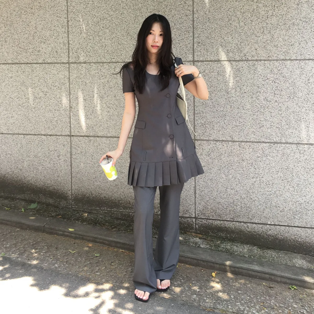 새로운 감각의
오피스룩