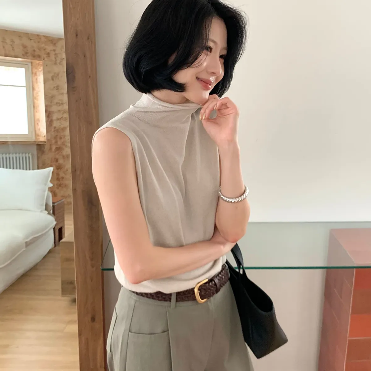 여리여리하게
흐르는 터틀넥