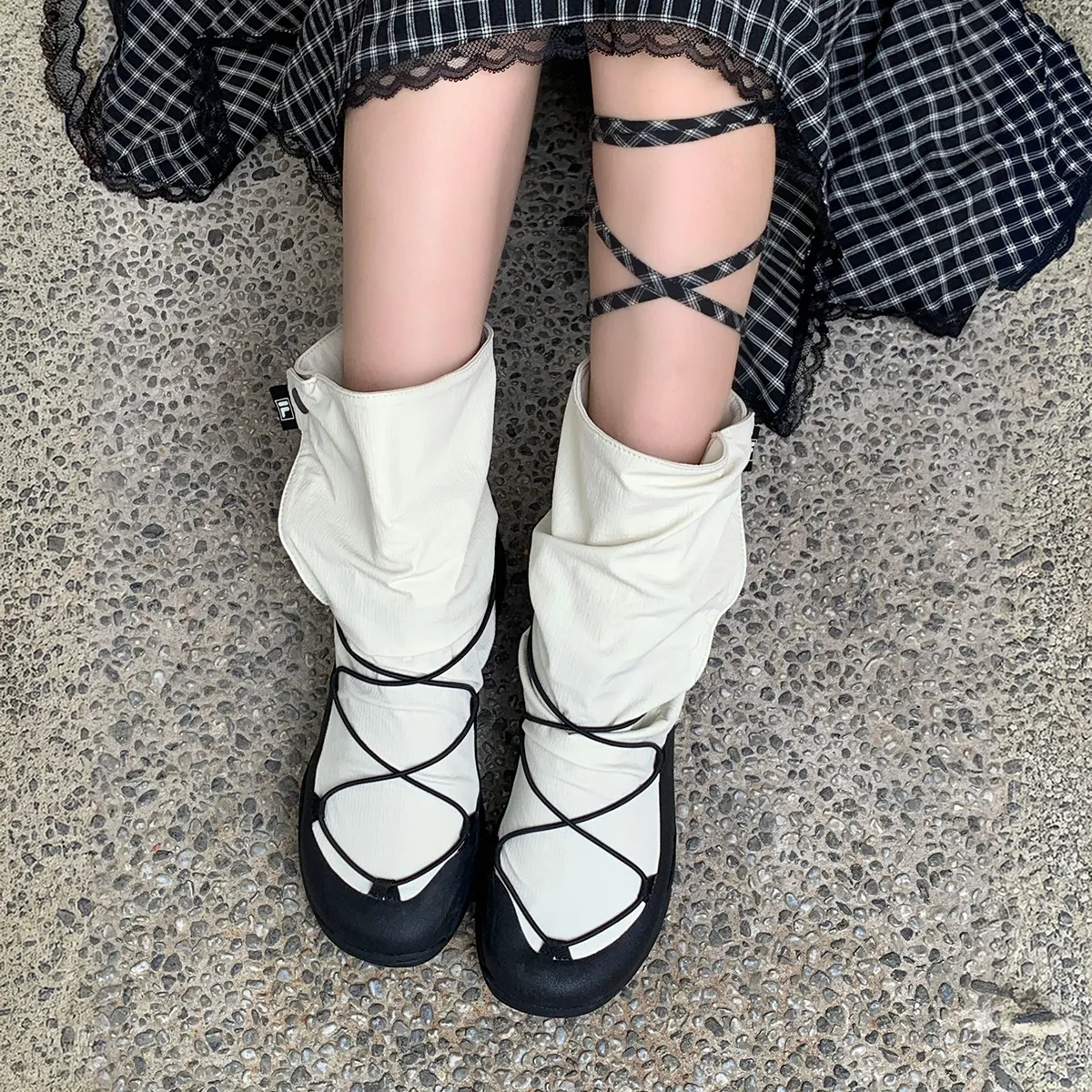 선물 꾸러미 같은
매력의 슈즈