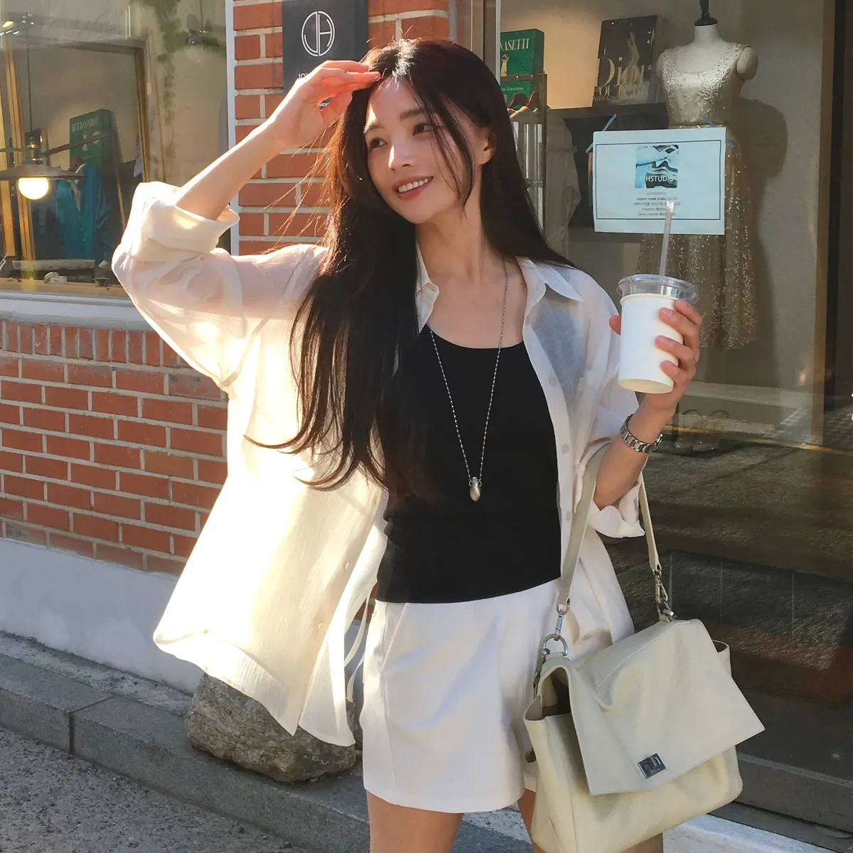 완성도 높은 단정함
