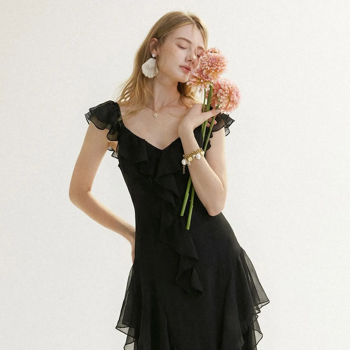 계절을 넘어선 
세레모니 룩