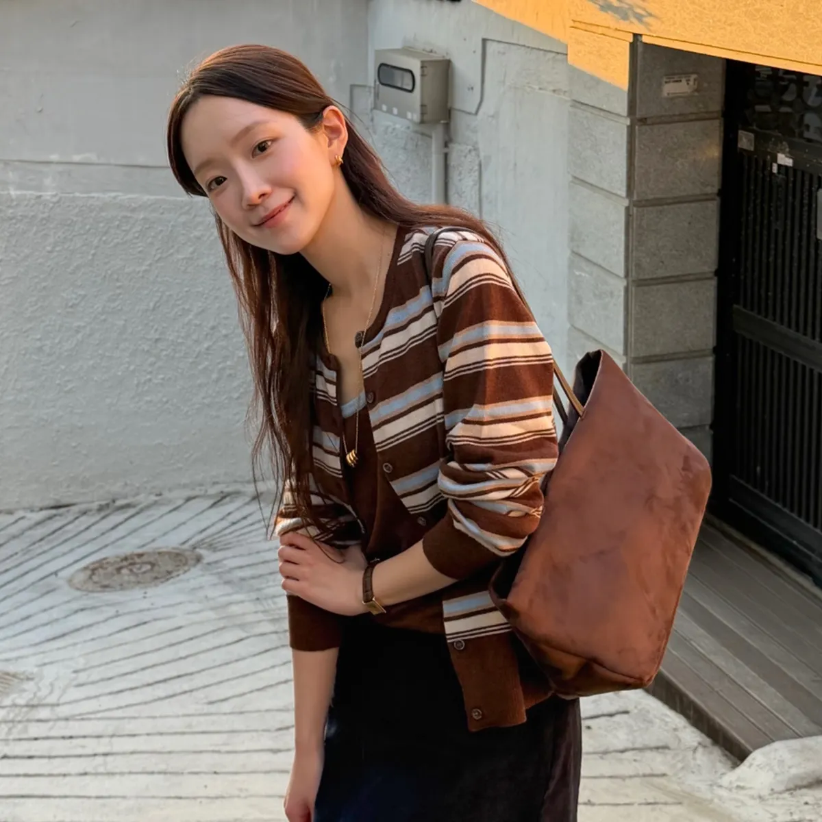 낯선 촉감으로
돌아온 무디백