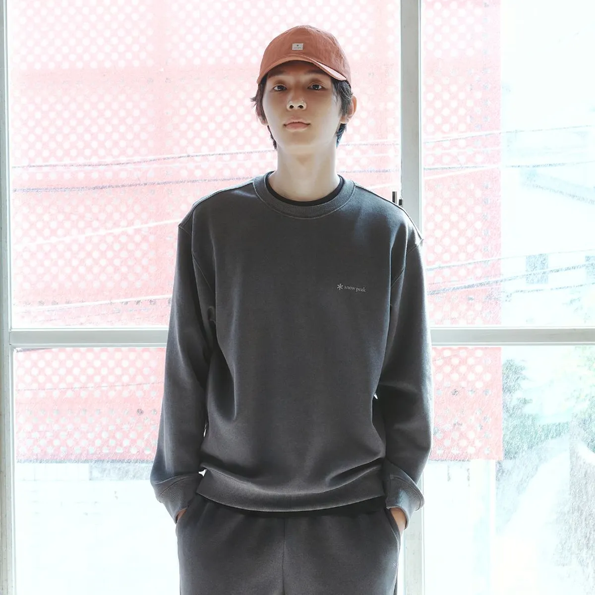 부드러운 실루엣의
셋업 컬렉션
