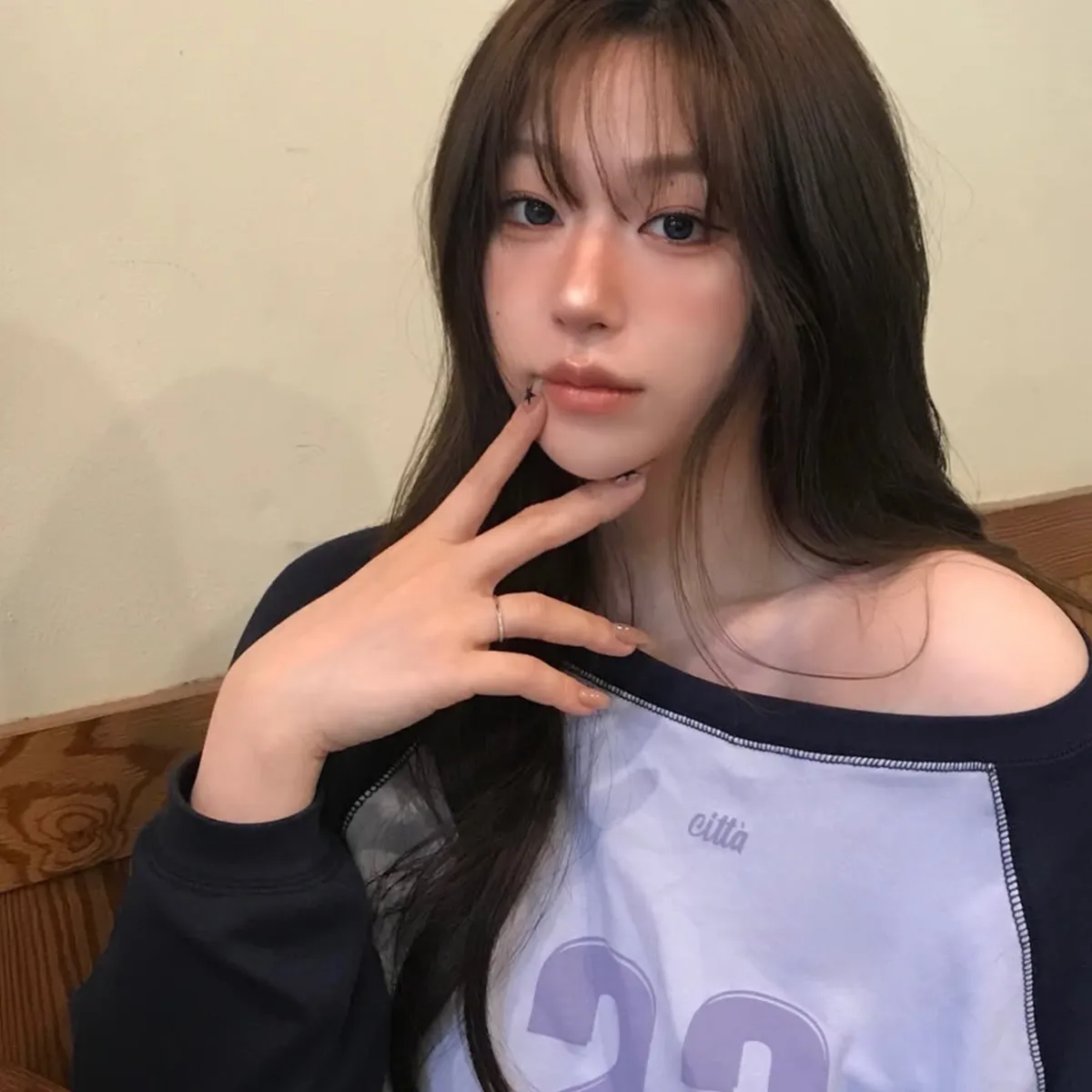 다시 돌아온
시그니처 티셔츠