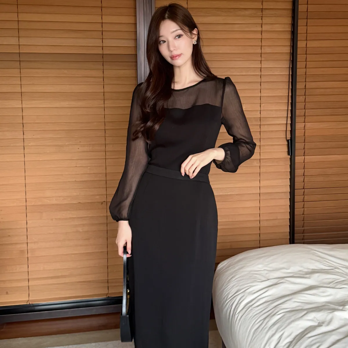 긴 소매로 완성한
가을의 클래식
