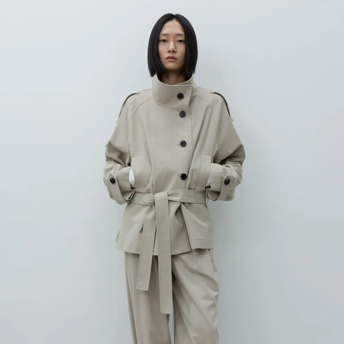 현실적이어서
더 감각적인 옷