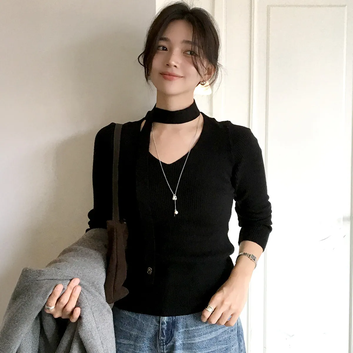 허리선을 살리는
사선 짜임