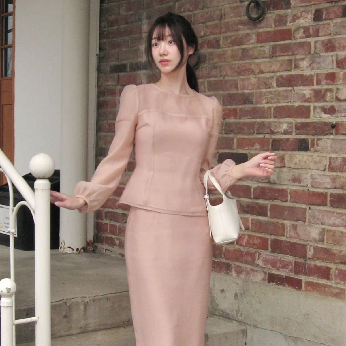 연우가 선택한 
가을 하객룩
