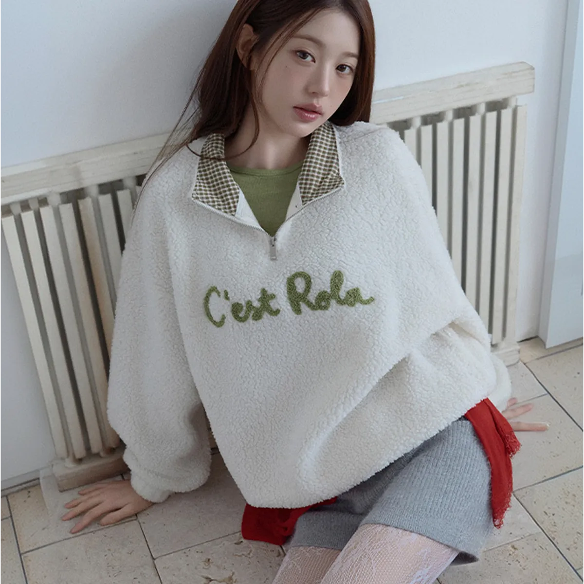 흐트러짐 속에 숨긴 우아함