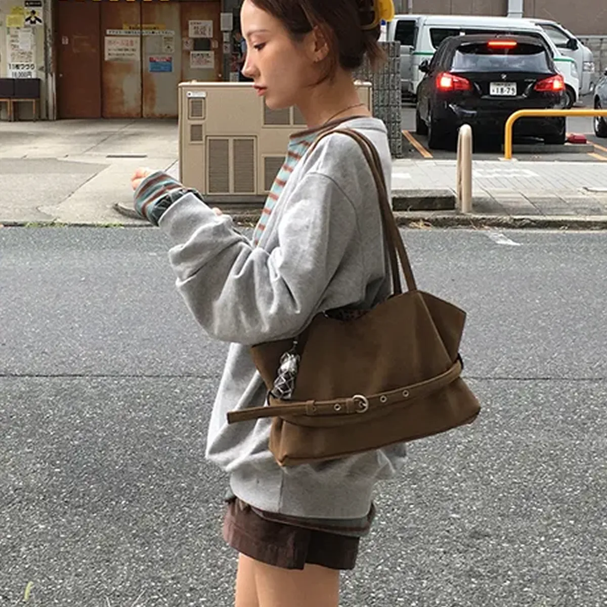 일상을 물들이는
멜로우백