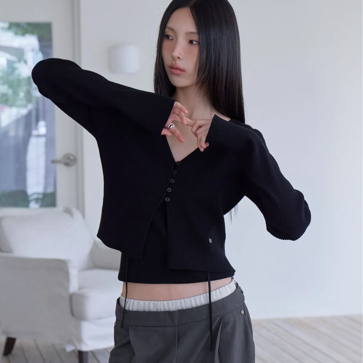 얌전한 옷에 담긴 딴 생각