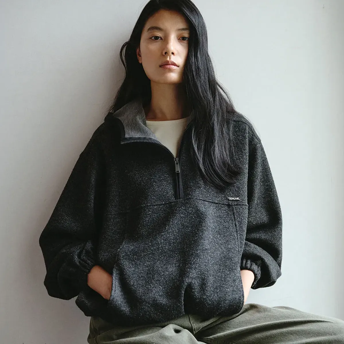 서로 다른 색과 소재가
만드는 조화