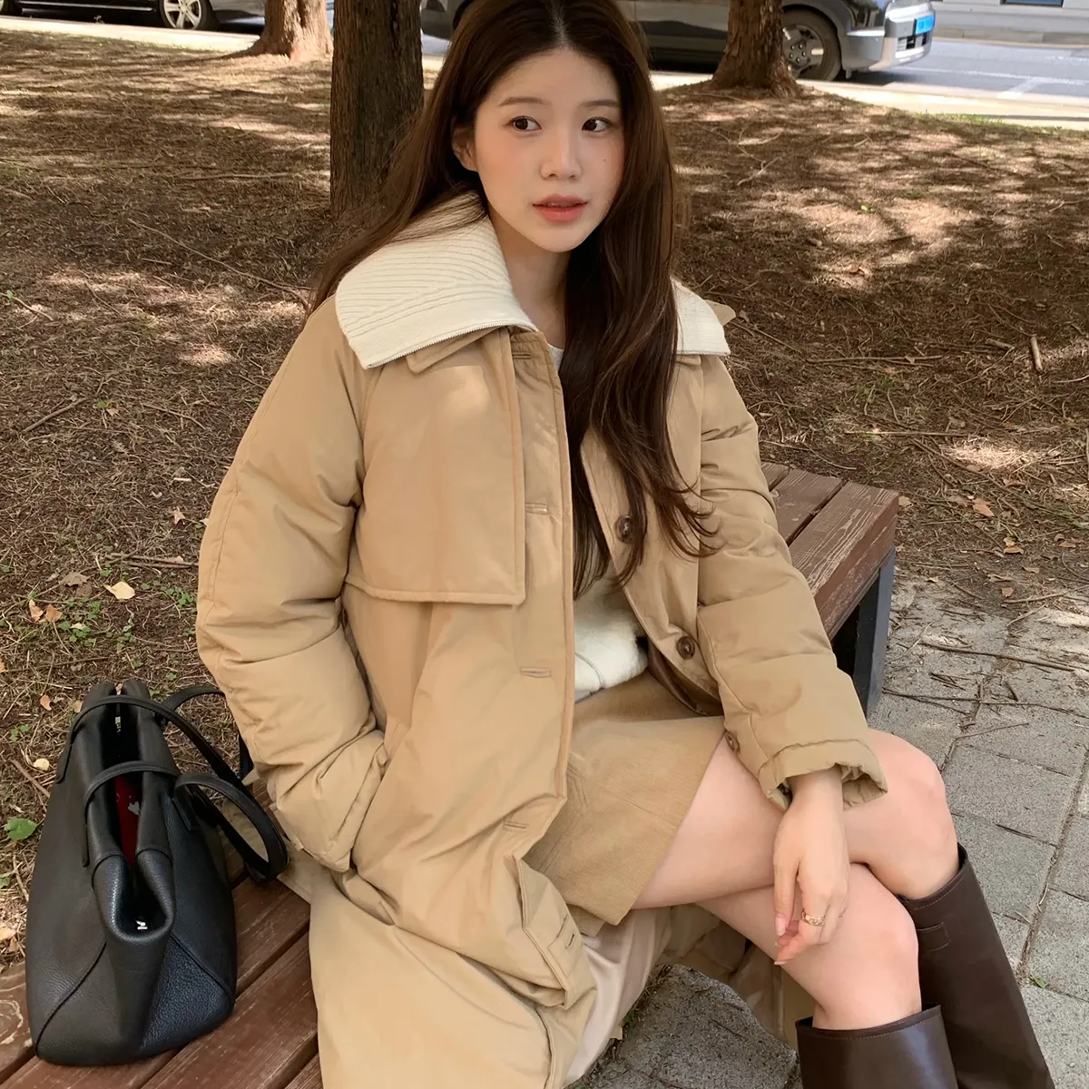 만질수록 알게 되는 
원단의 깊이