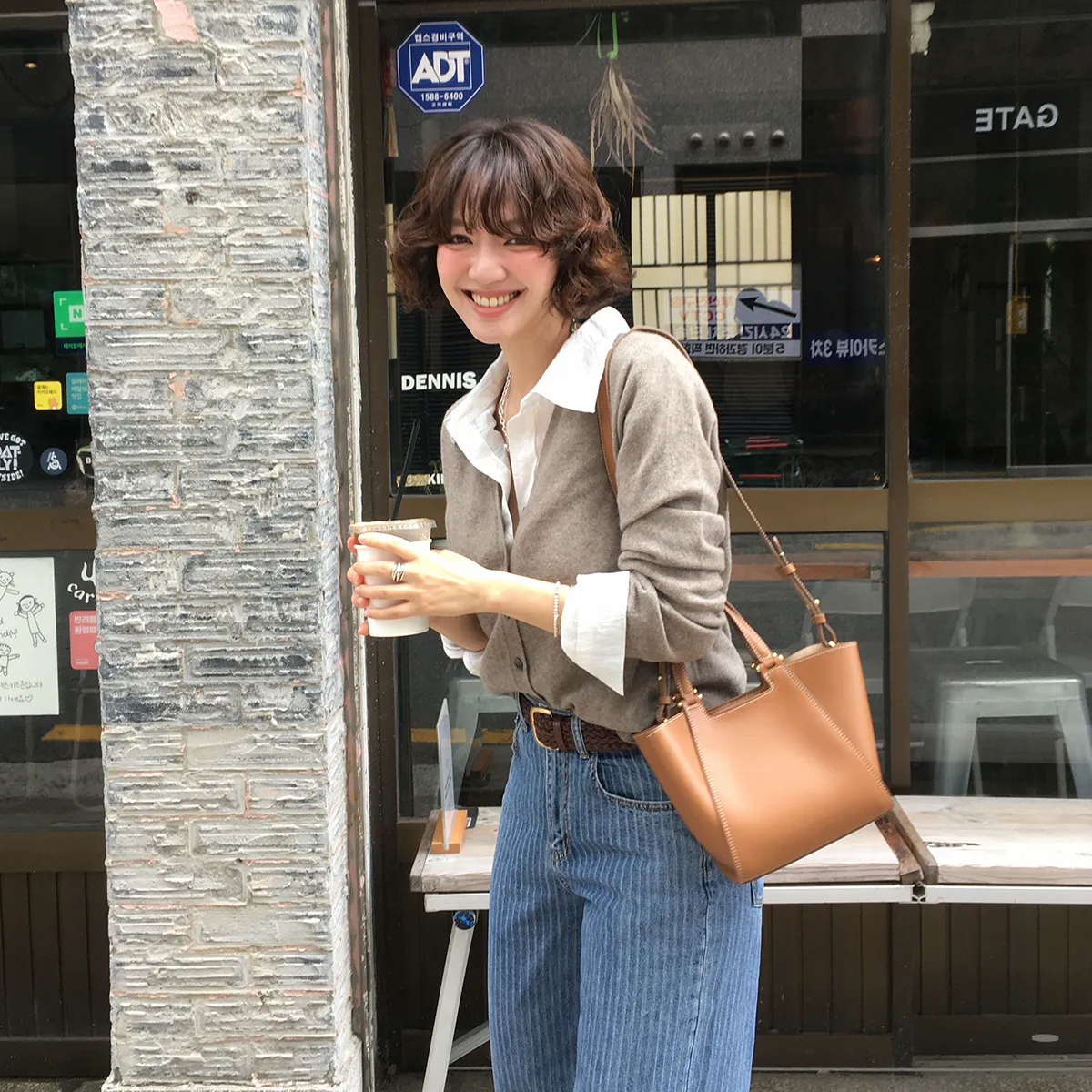 뒷모습까지
보게 되는 옷