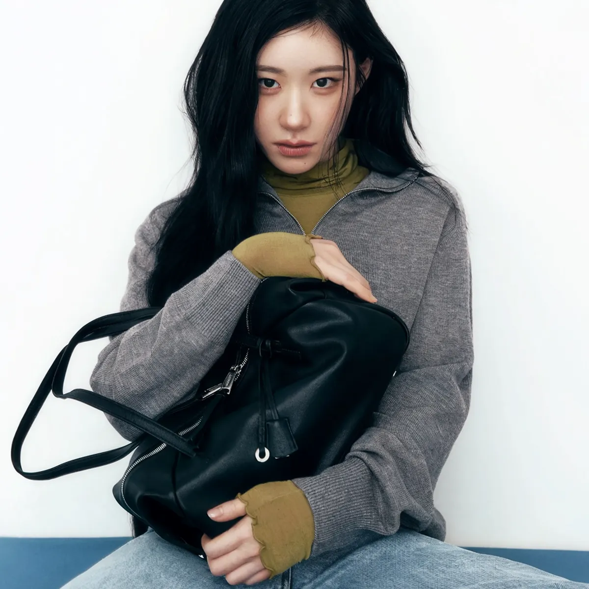느슨한 곡선 끝에 
단단한 마무리