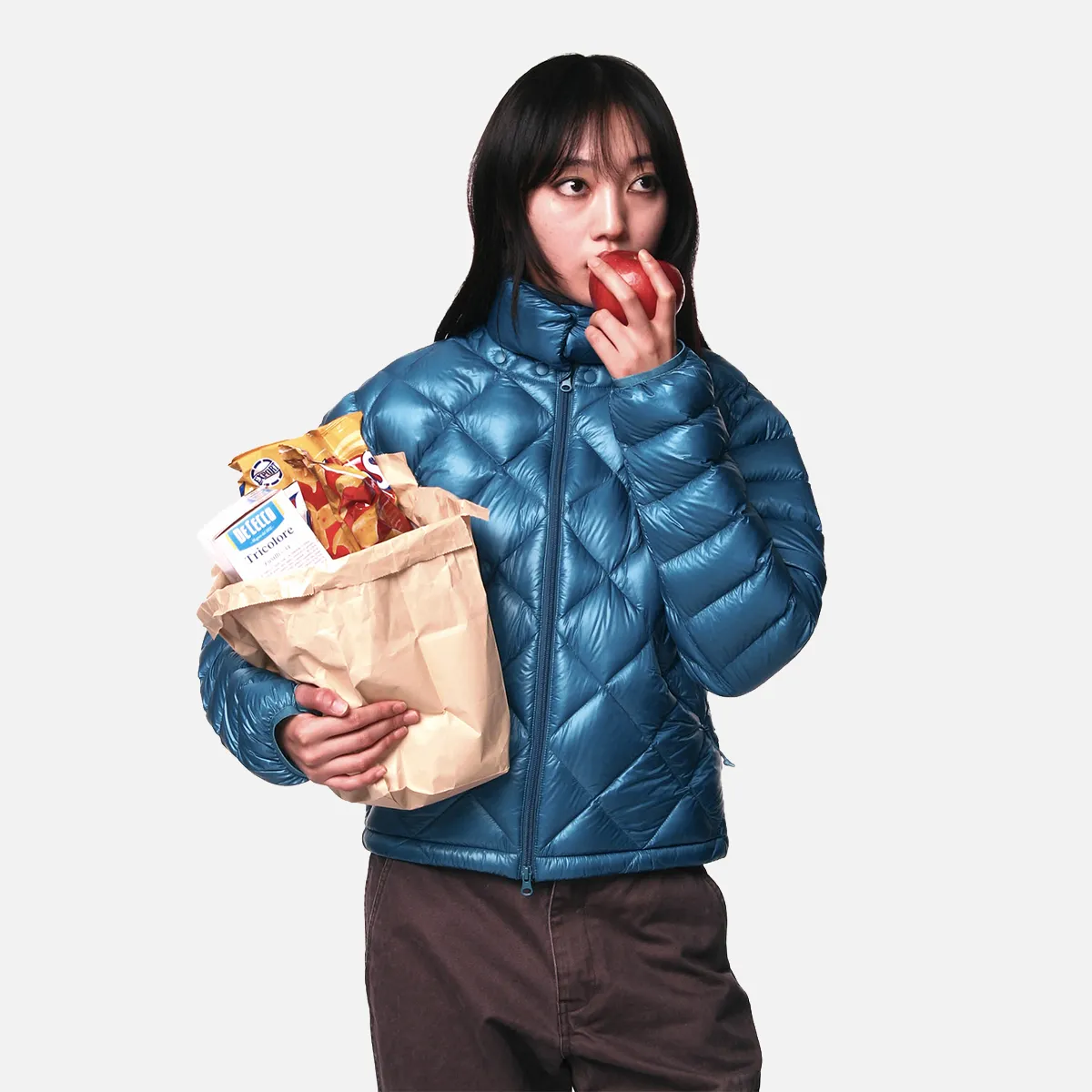 덥다 싶으면
소매만 툭 떼요