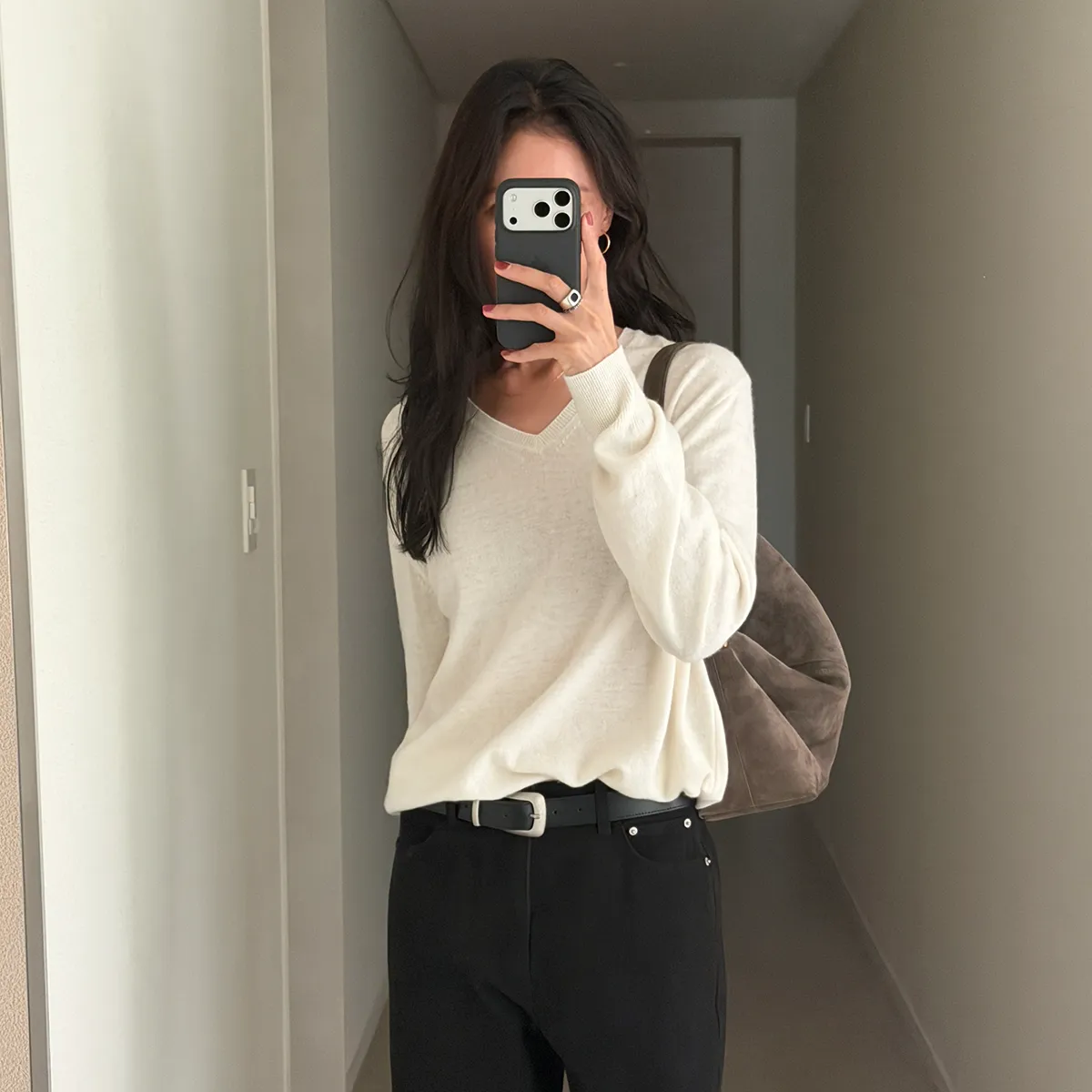 디렉터의 옷장을
먼저 엿봐요