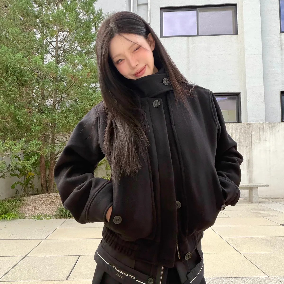 스태프도 탐낸 신상 코트