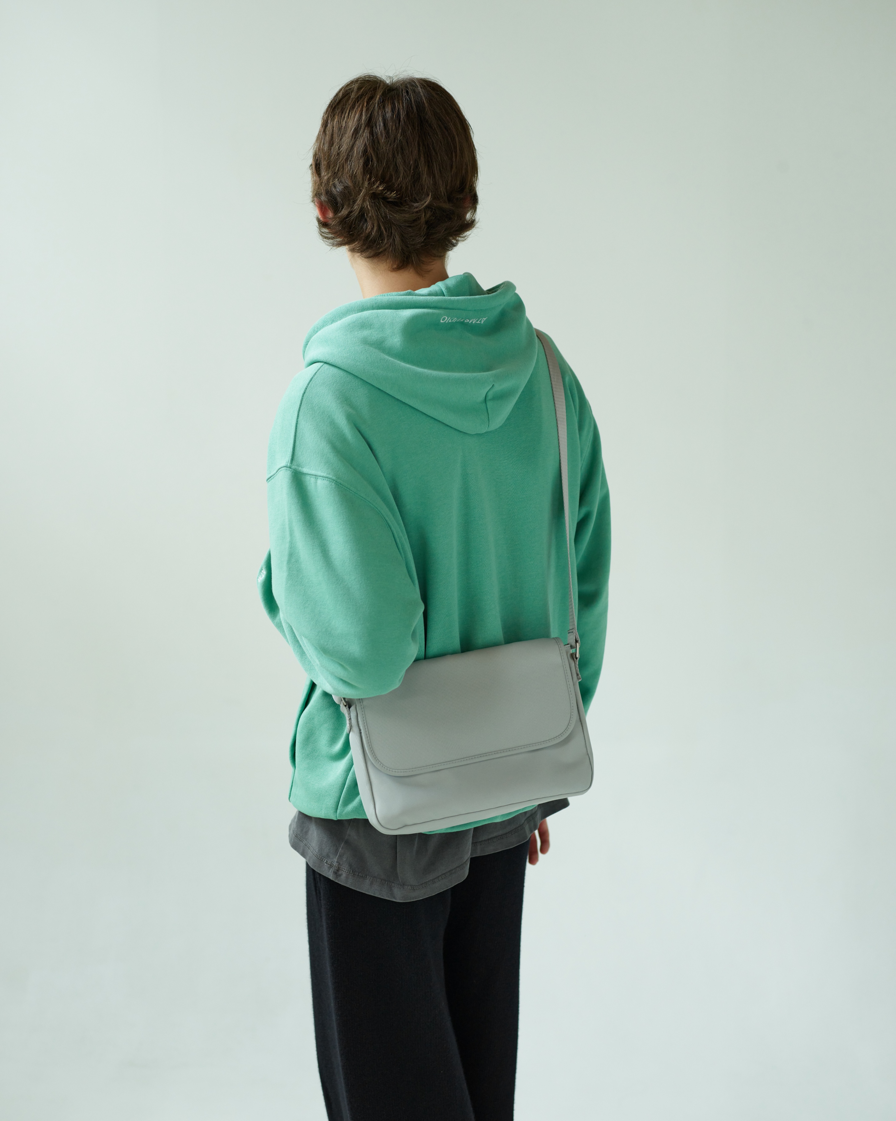 [HAH ARCHIVE] 韓国☆TRAVELER I-PAD BAG HAH ARCHIVE] TRAVELLER I-PAD BAG (GREY) - 감도 깊은 취향