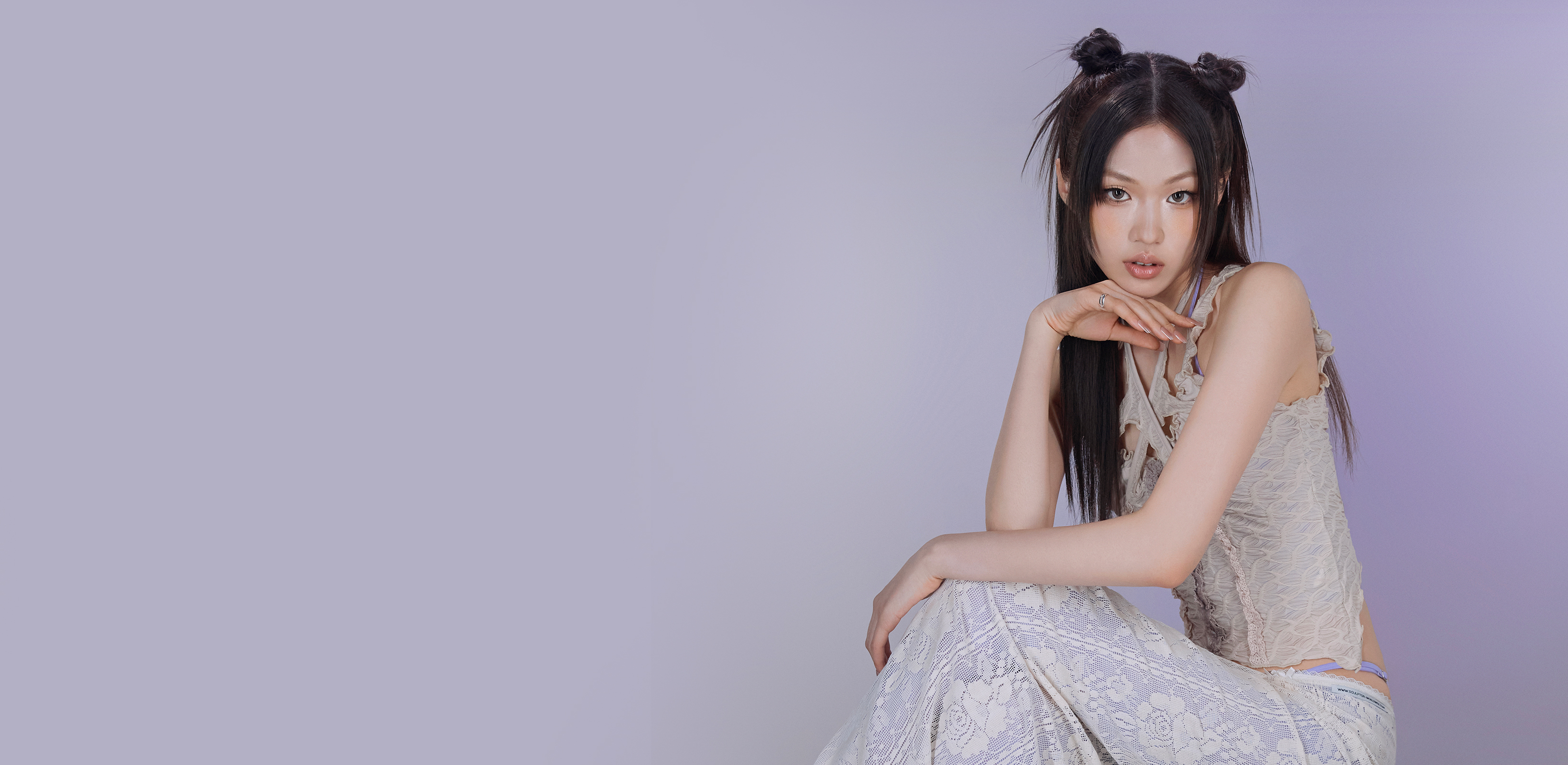 이사배의 올 오버 페이스 블러쉬
투슬래시포