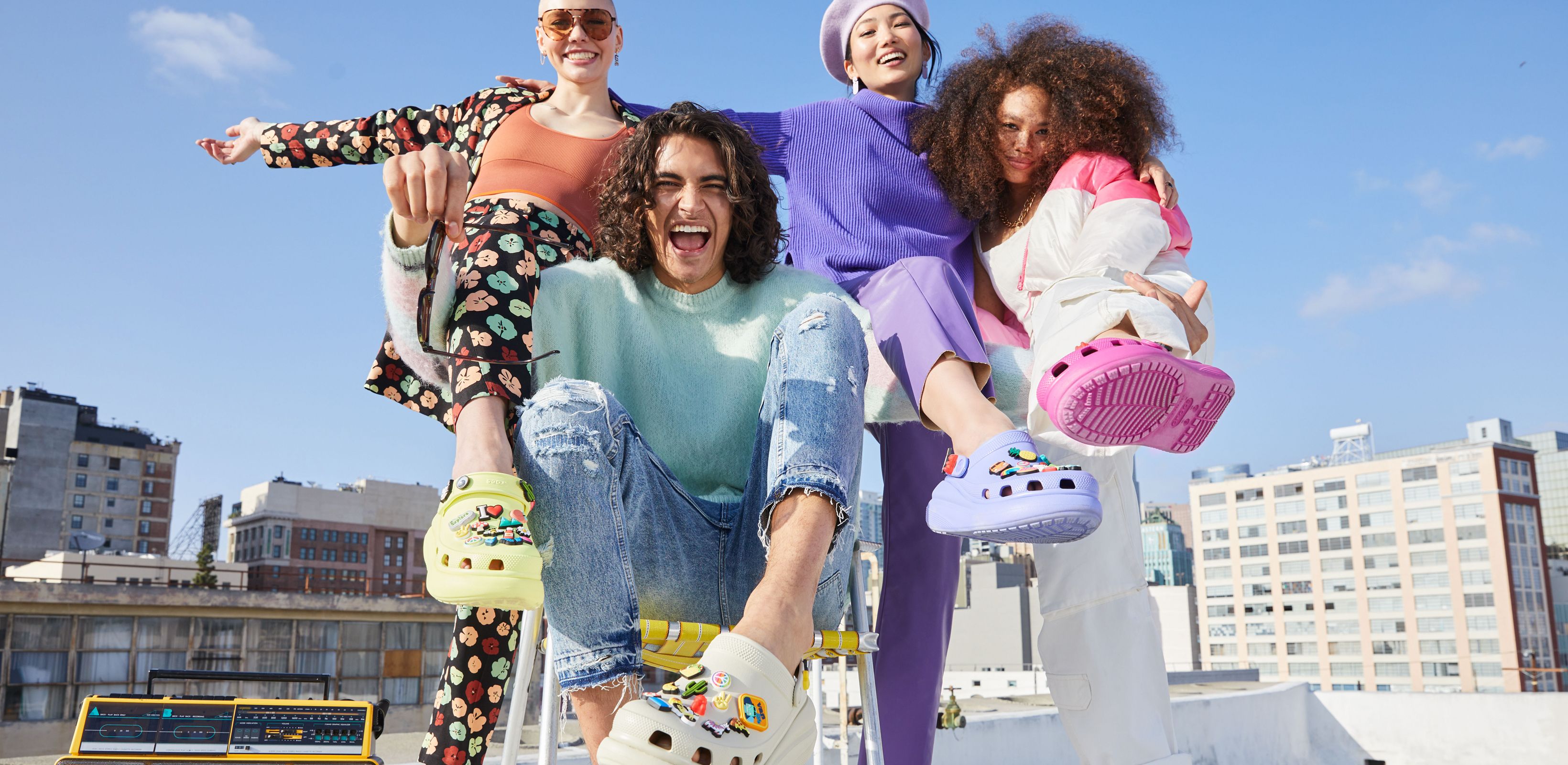 여름을 더욱 즐겁게
크록스