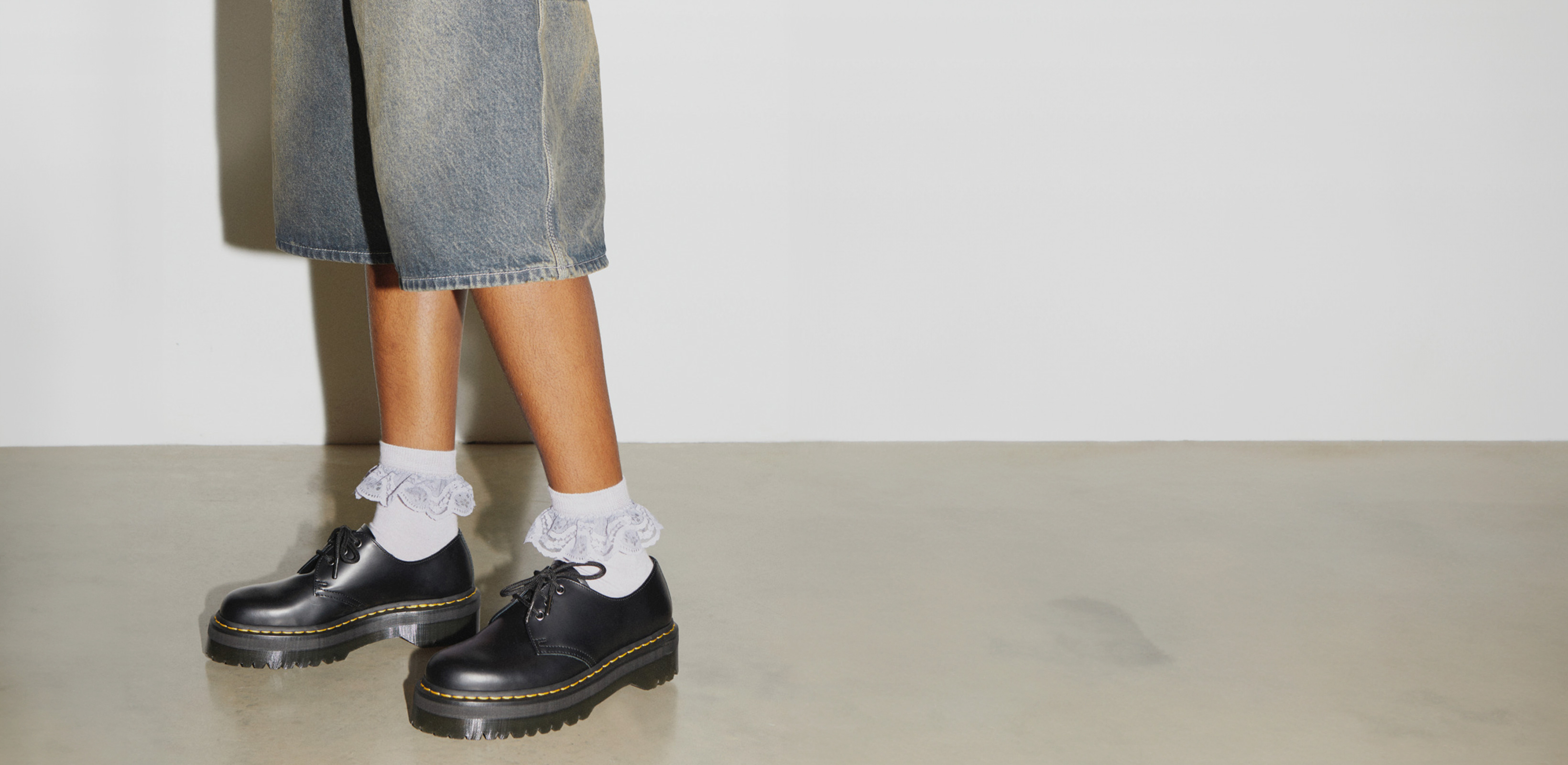 새로움을 제안하는 실루엣
닥터마틴
