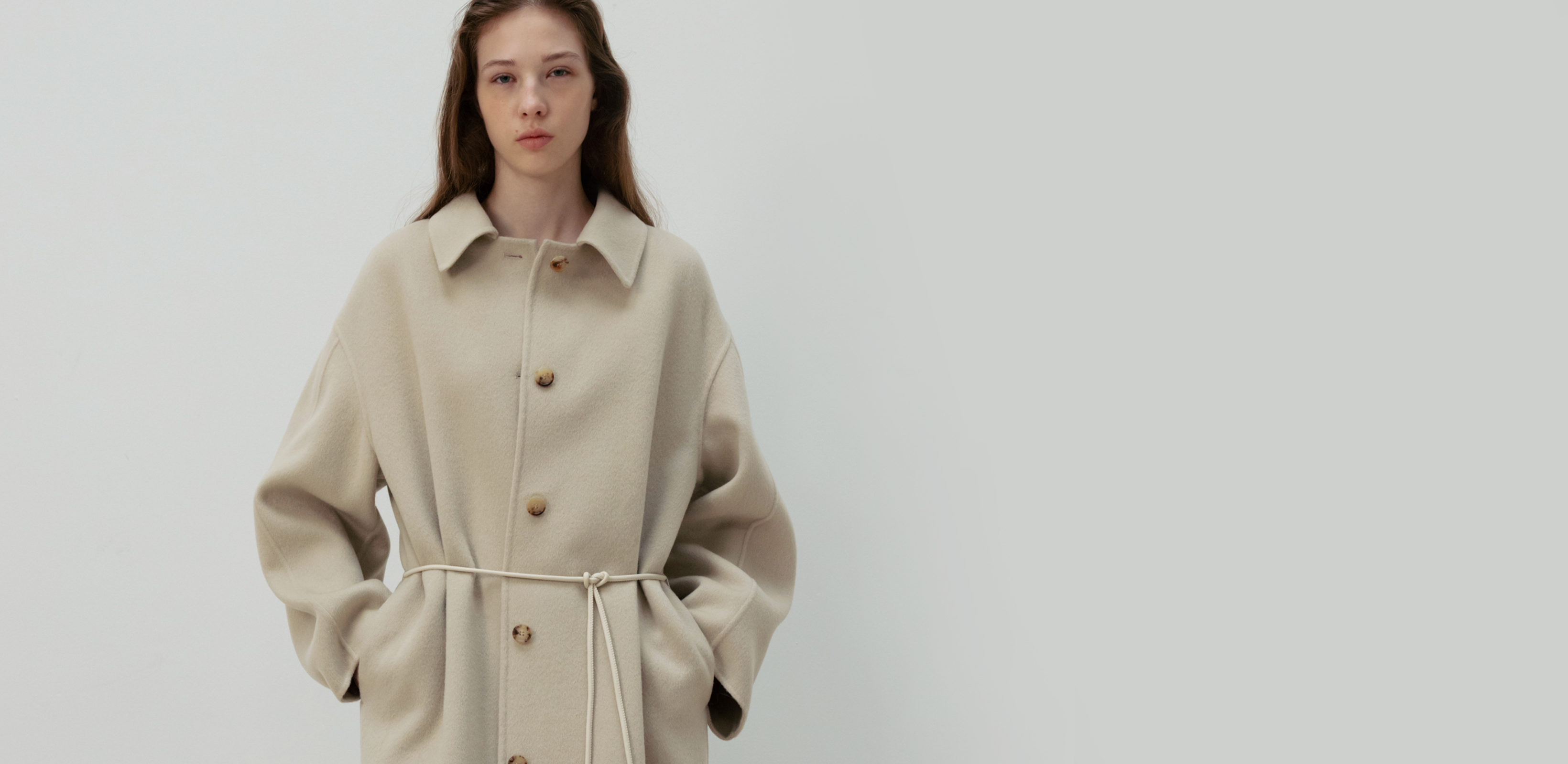 도시에서의 일상복
레이스 