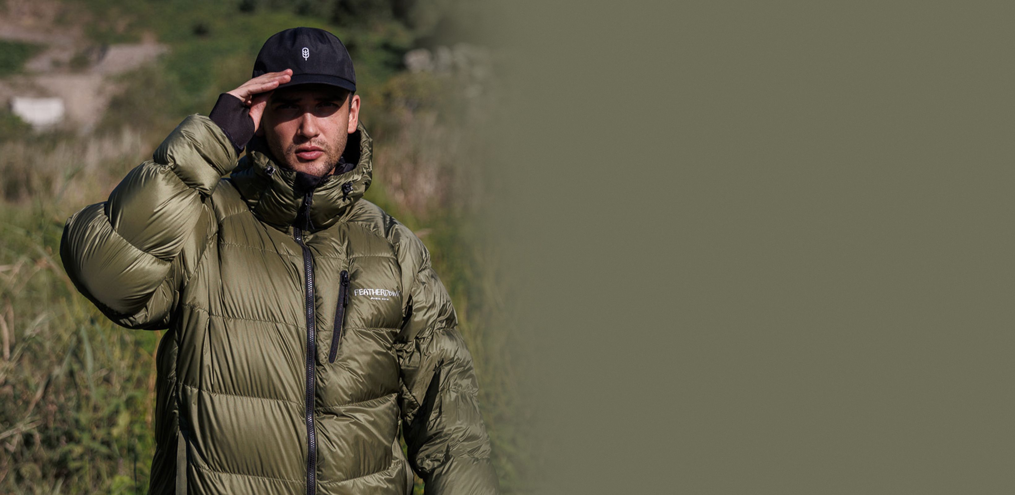 침낭 전문 브랜드에서 만든 다운재킷
페더다운