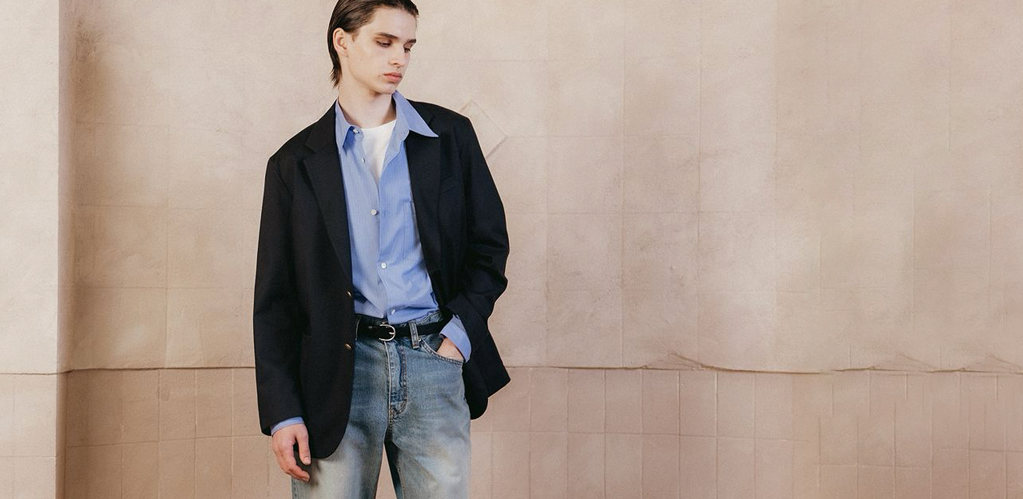 조용한 일상 속 여행
셔터