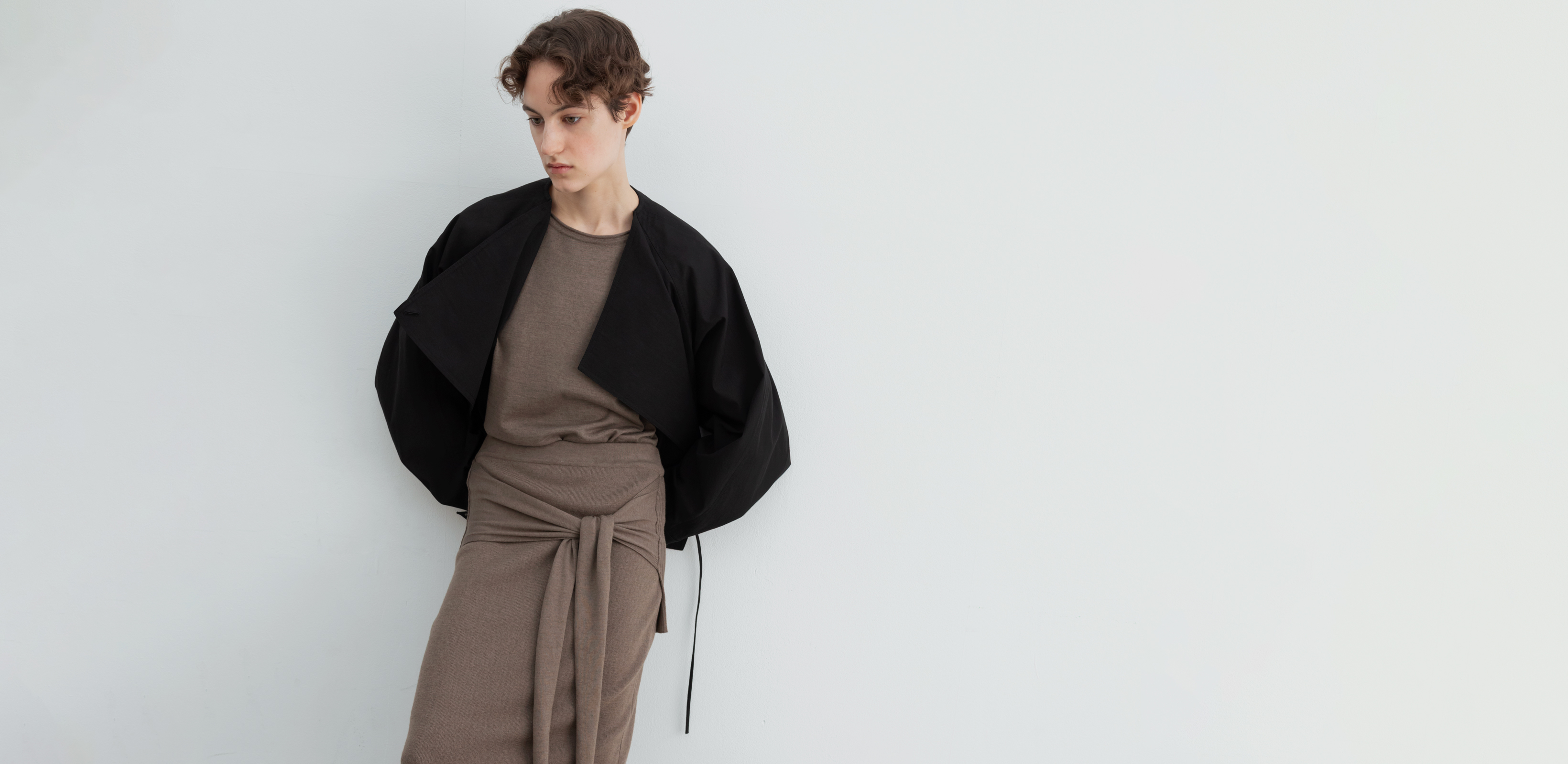 정교한 디테일을 담은 봄
레이스