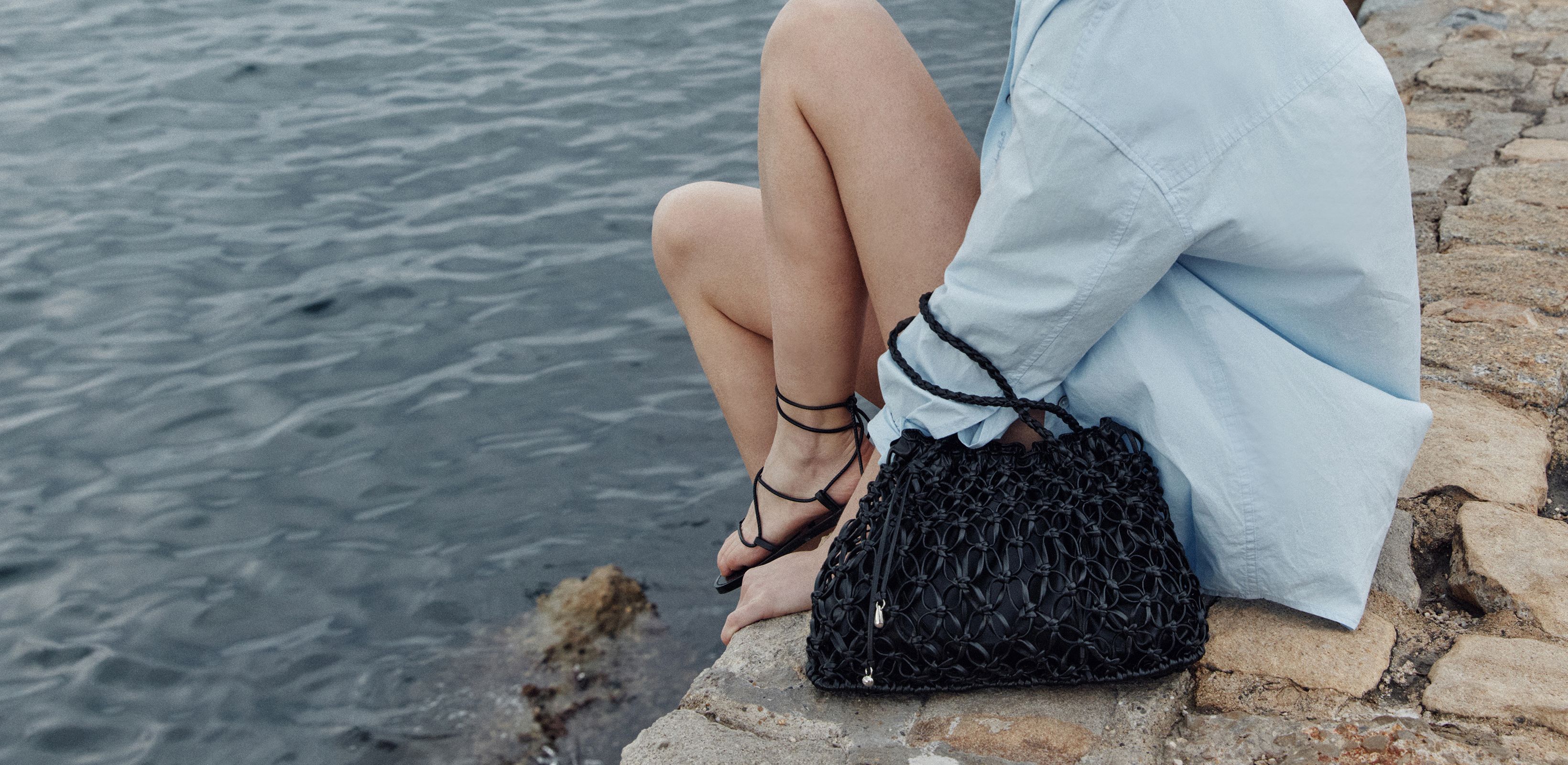 위빙과 곡선으로 완성한 
반로에