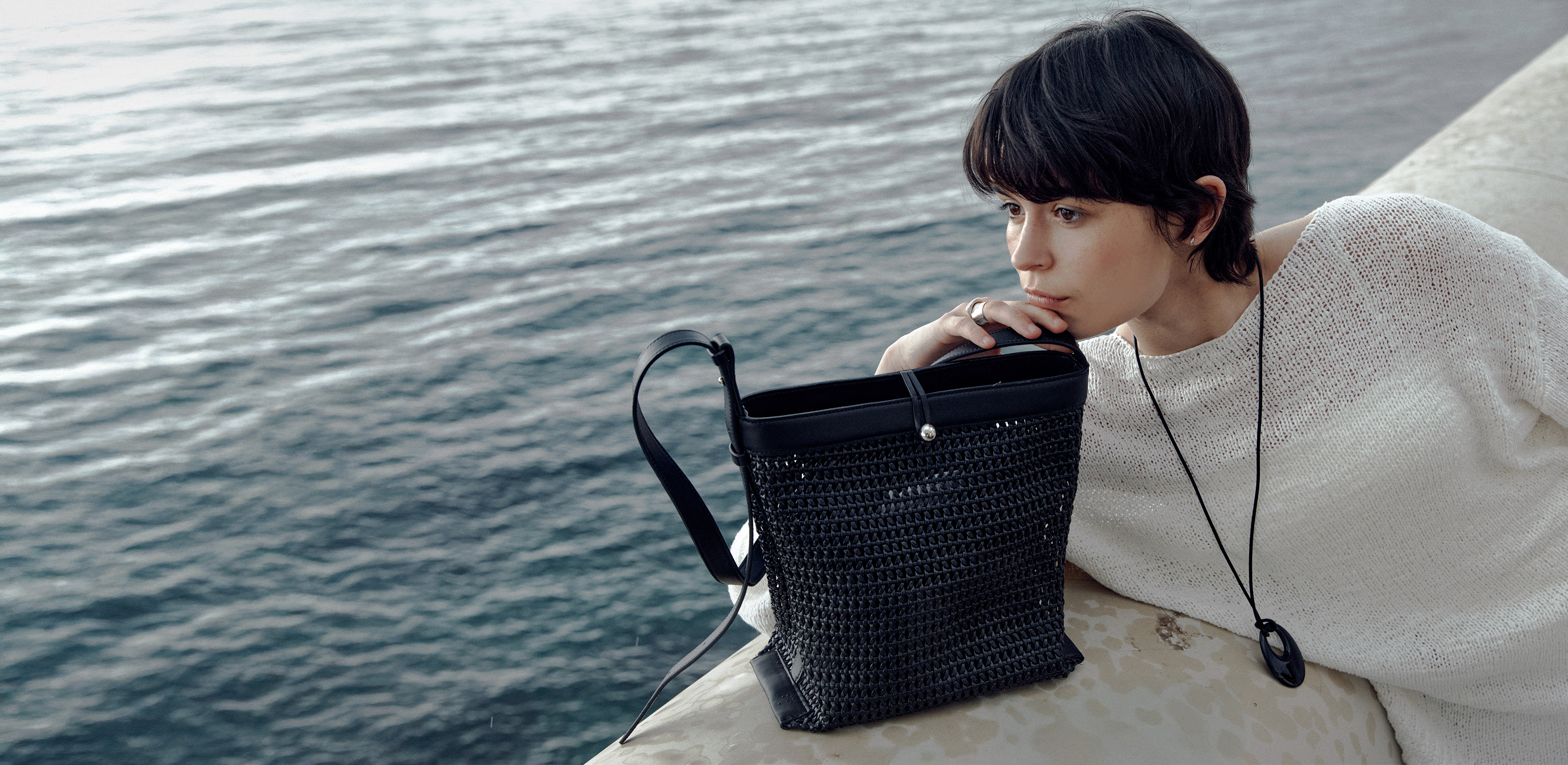 자유로운 파사드
반로에