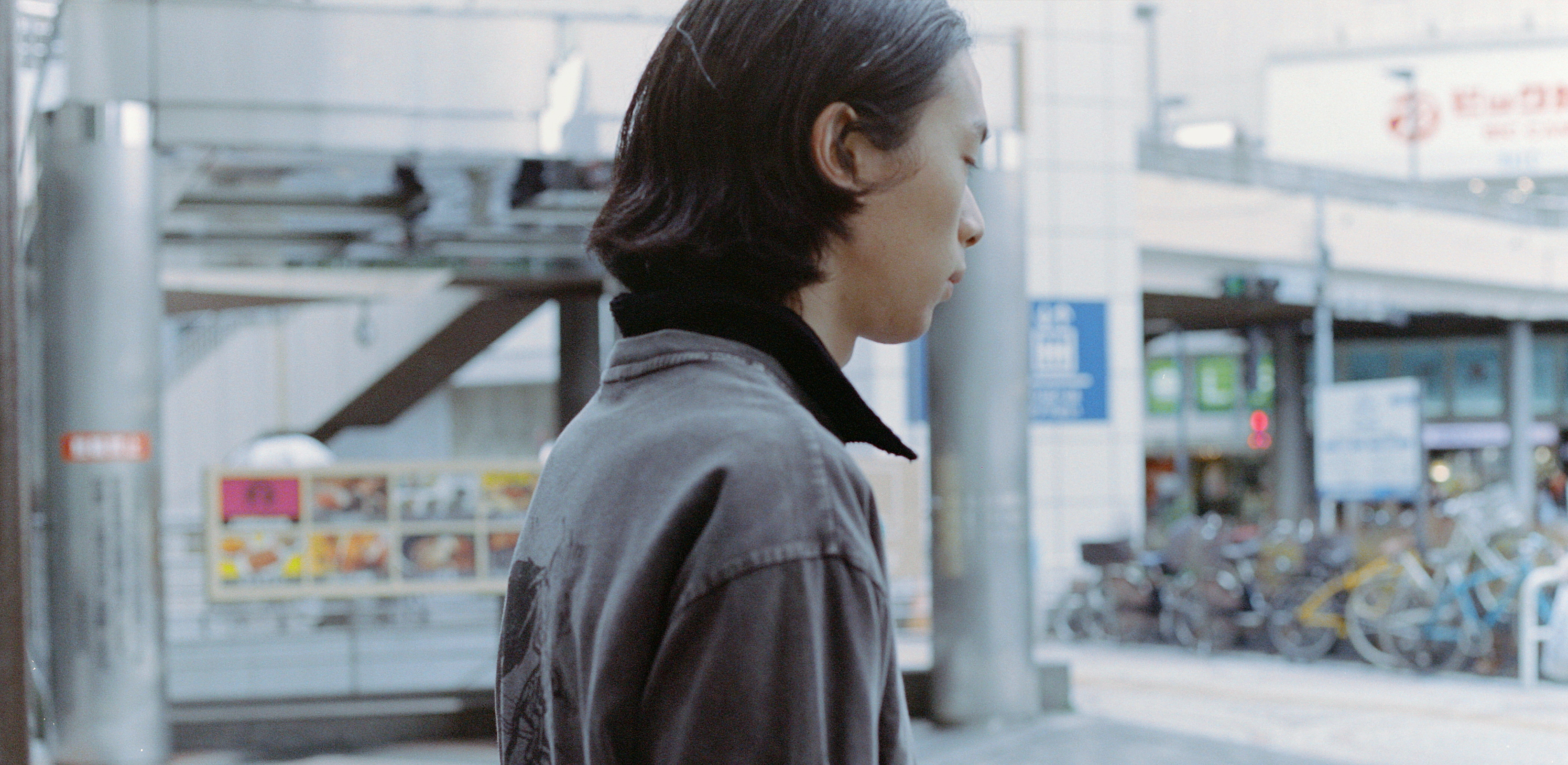 감정을 그리는 캔버스
인사일런스