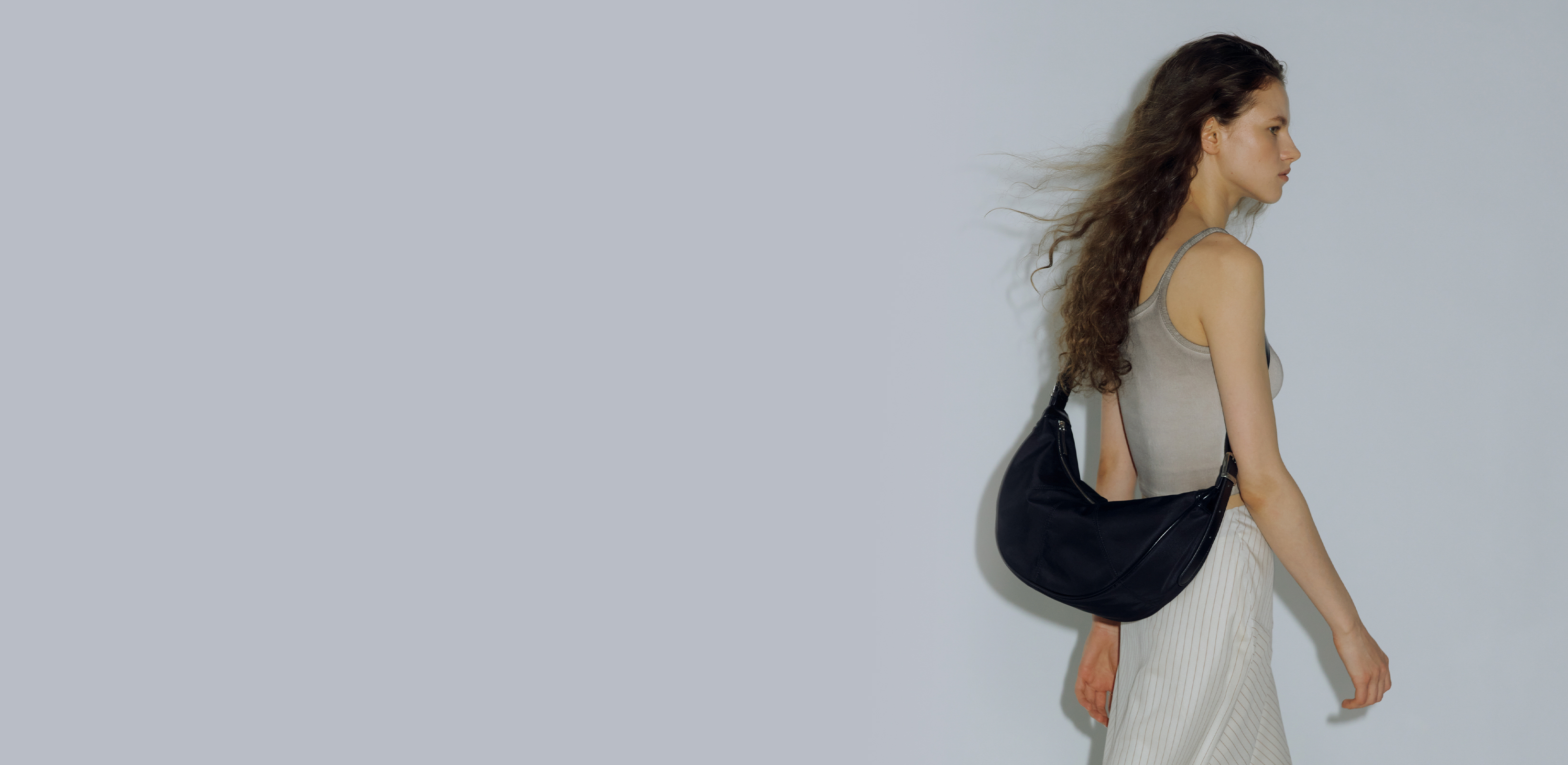 여름의 결을 입다
아더템포