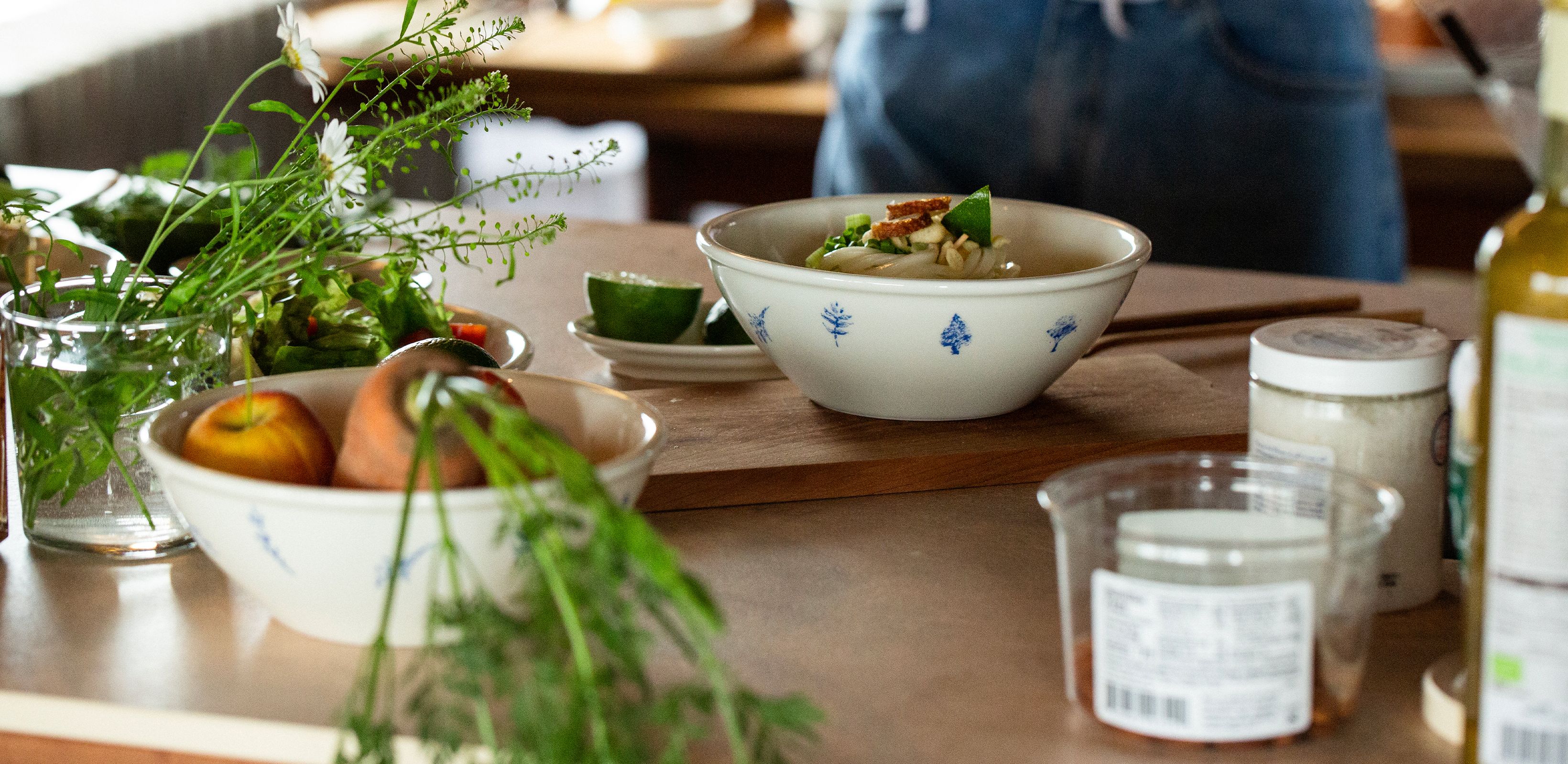 숲의 공기와 색을 담아
모머위켄드