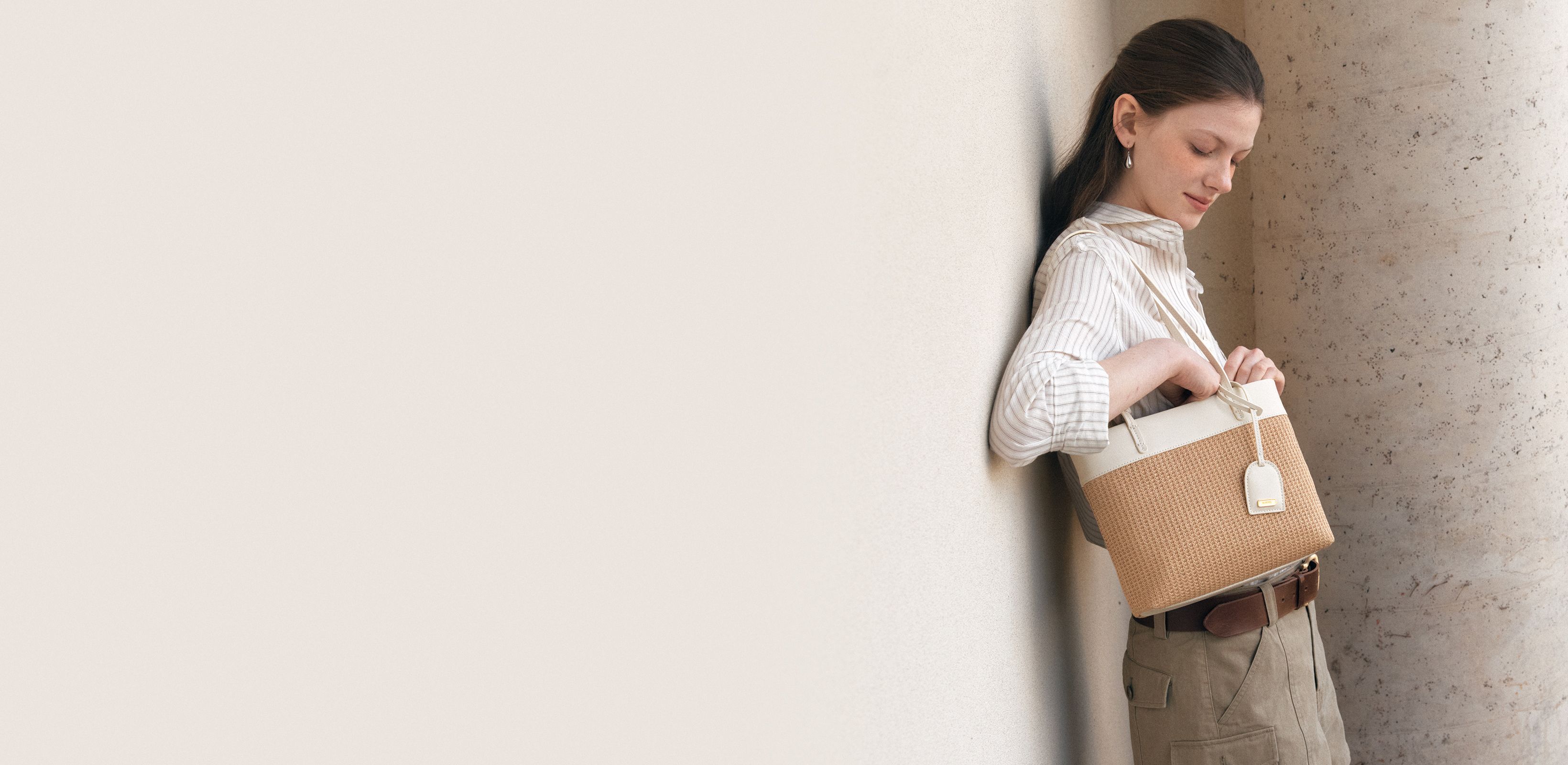 일상 속에 편안하게 스며드는
드메리엘