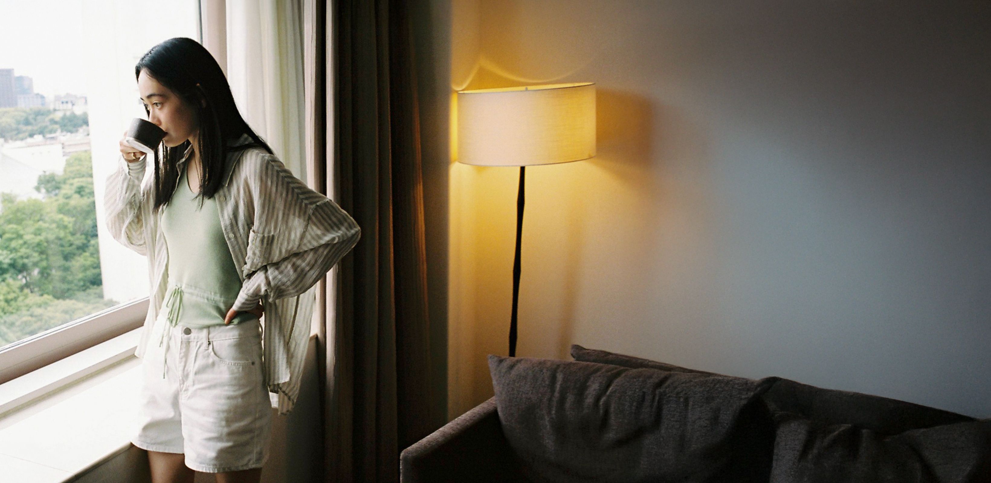 여름의 결을 닮은
유라고