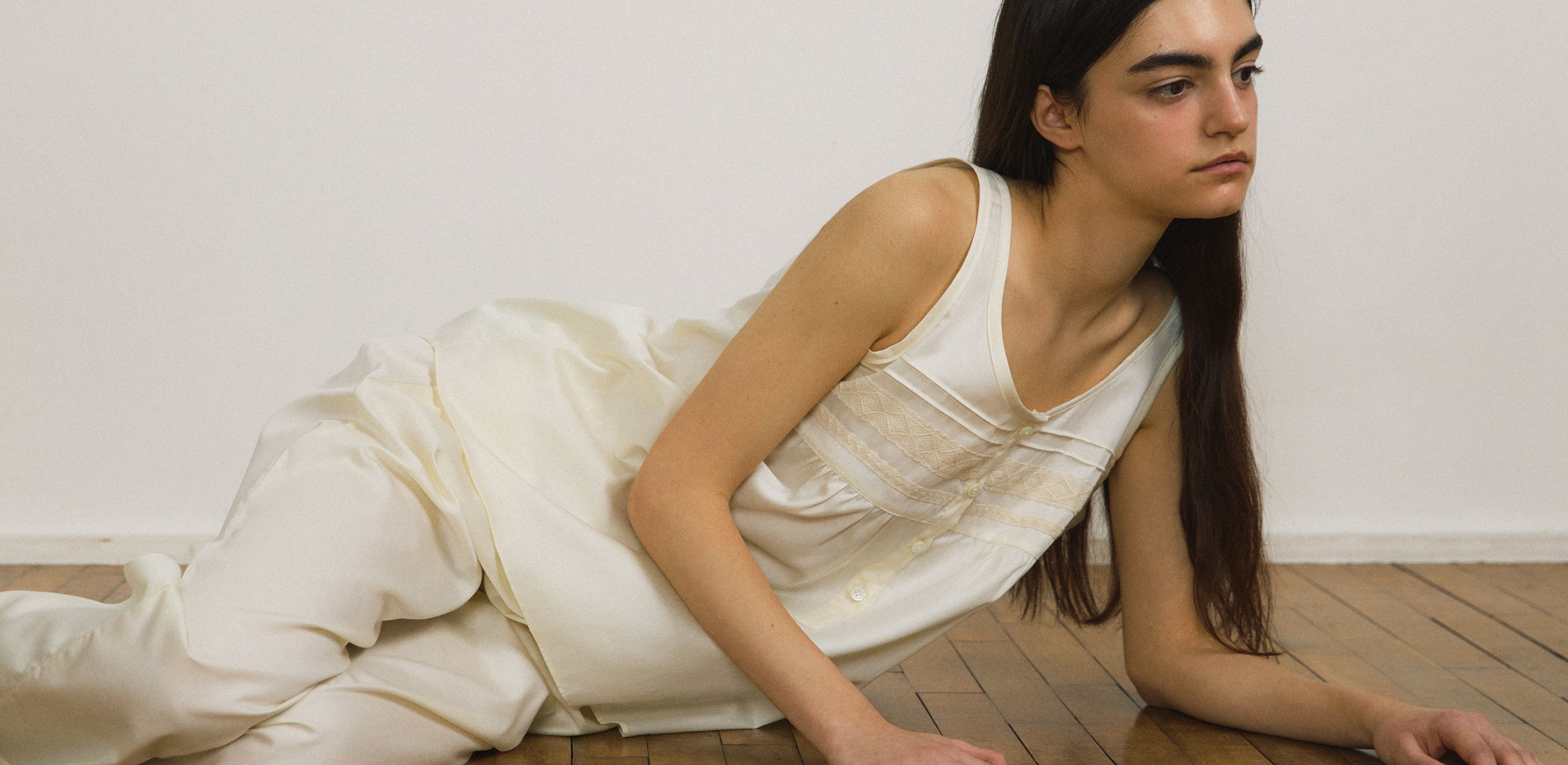 화이트로 완성한 클래식
조스라운지