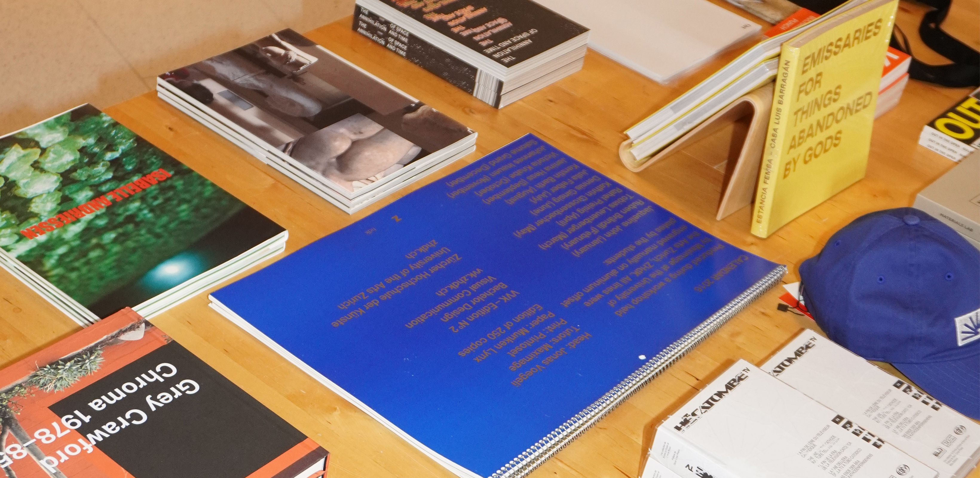 예술이 가득한 계절
베를린포토북디스트리뷰션