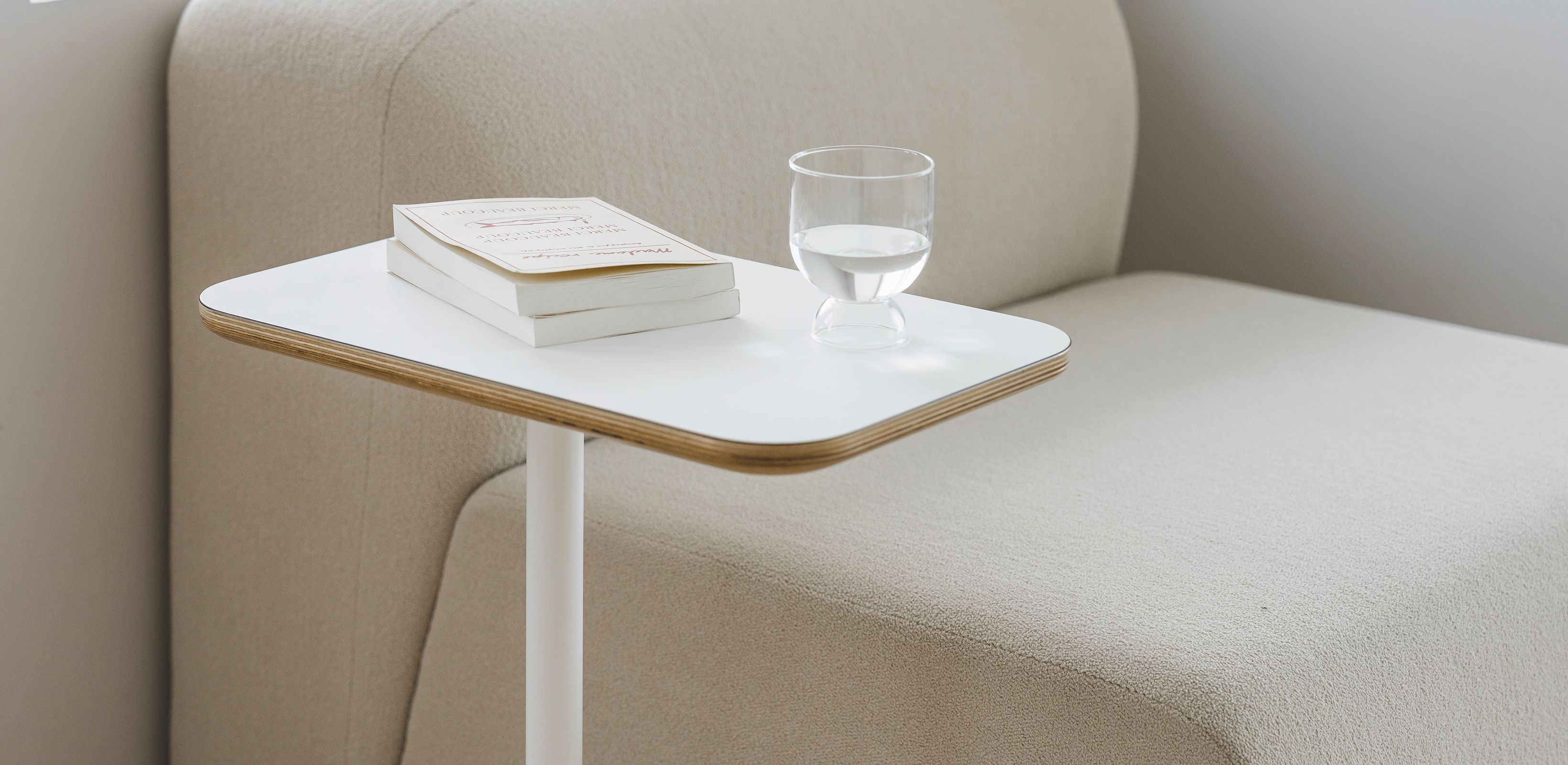 미니멀 디자인 가구
두닷