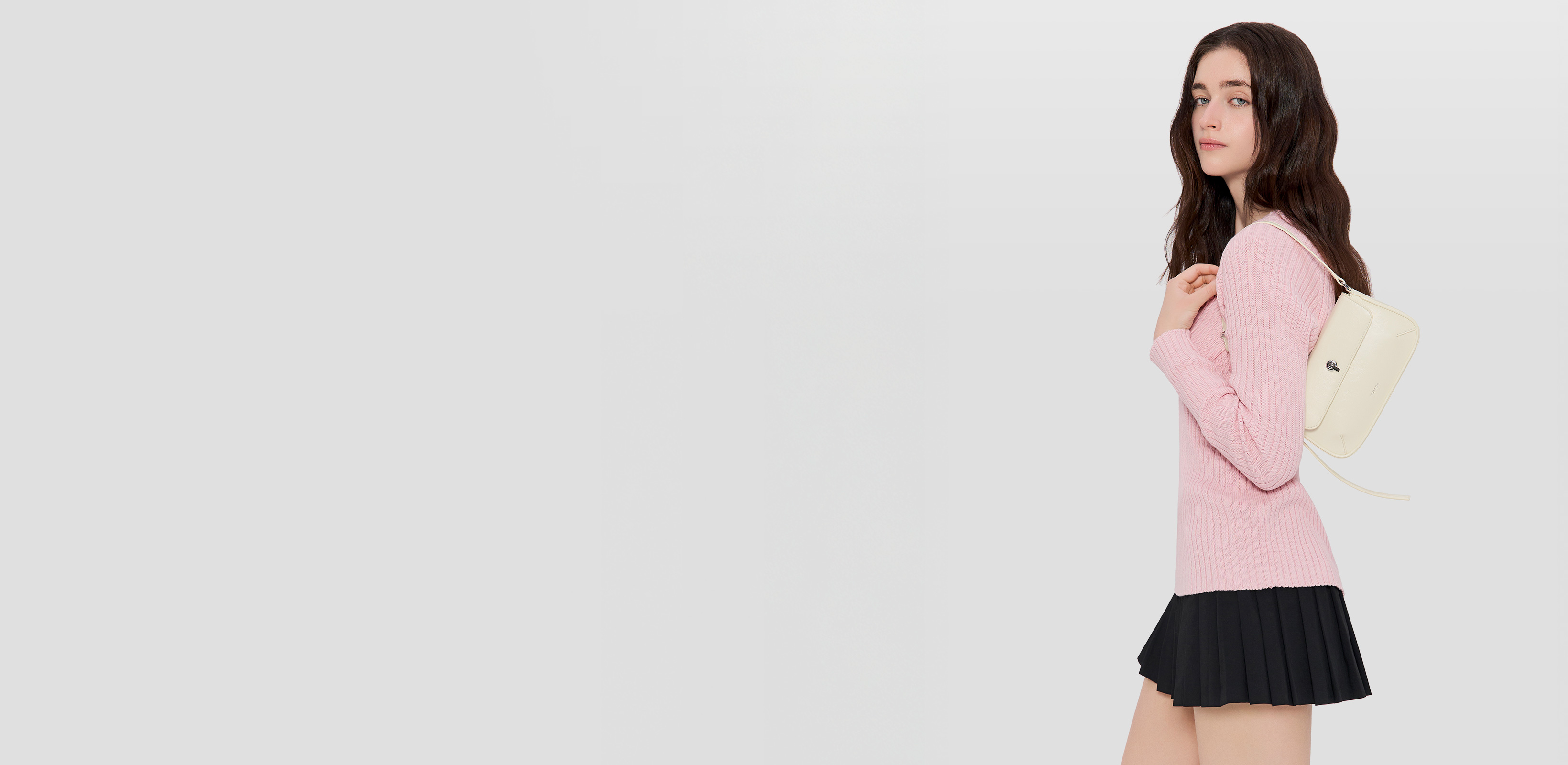 디토 숄더백의 새로운 색
스탠드오일